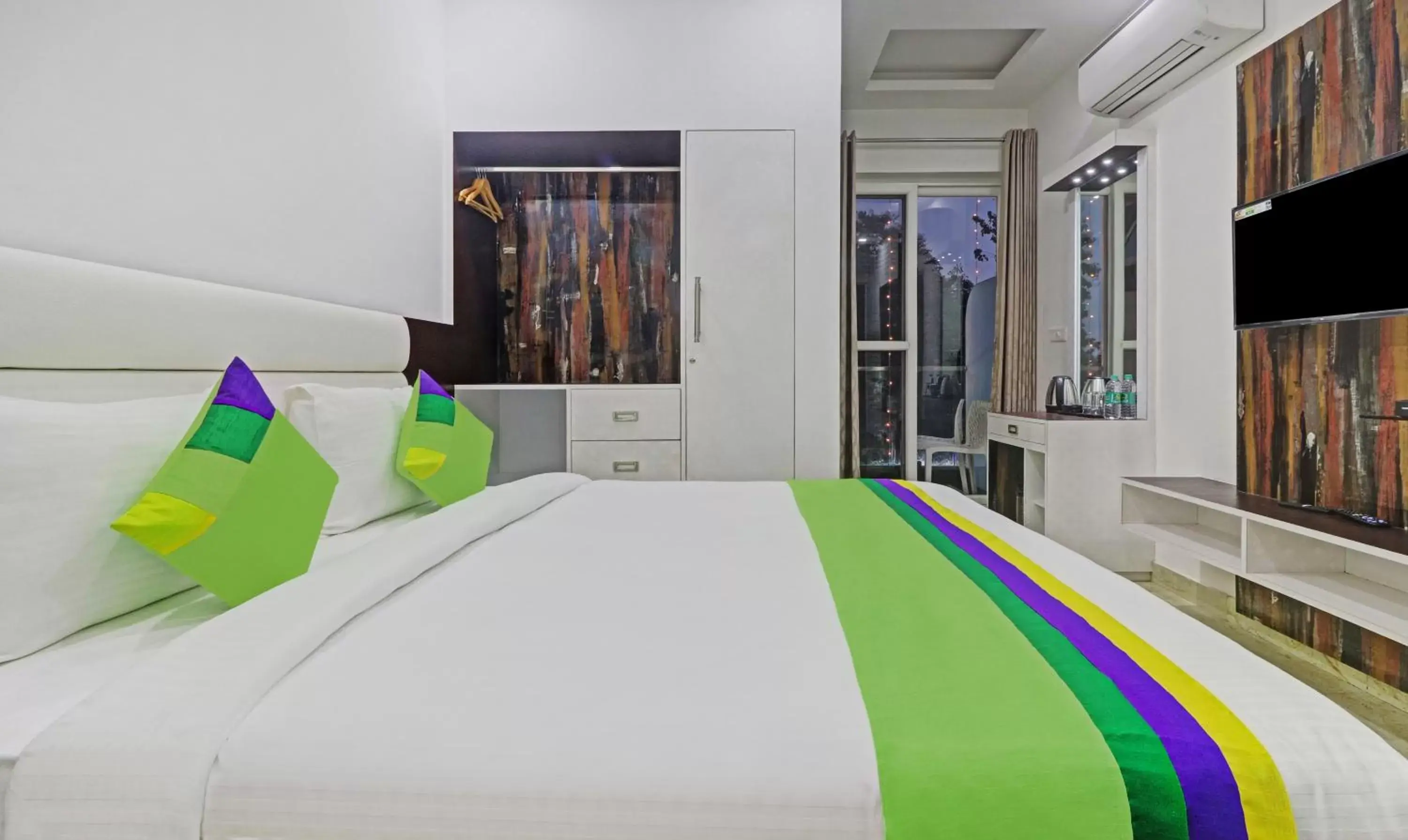 Bedroom, Bed in Treebo Kanopy Greens Bedroom, Bed in Treebo Kanopy Greens