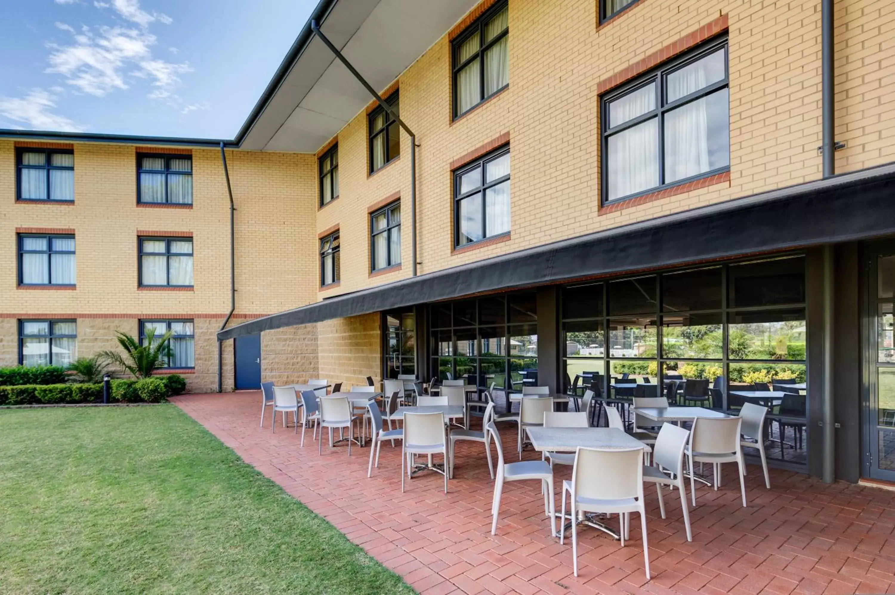 Patio, Restaurant/Places to Eat in Mercure Sydney Blacktown