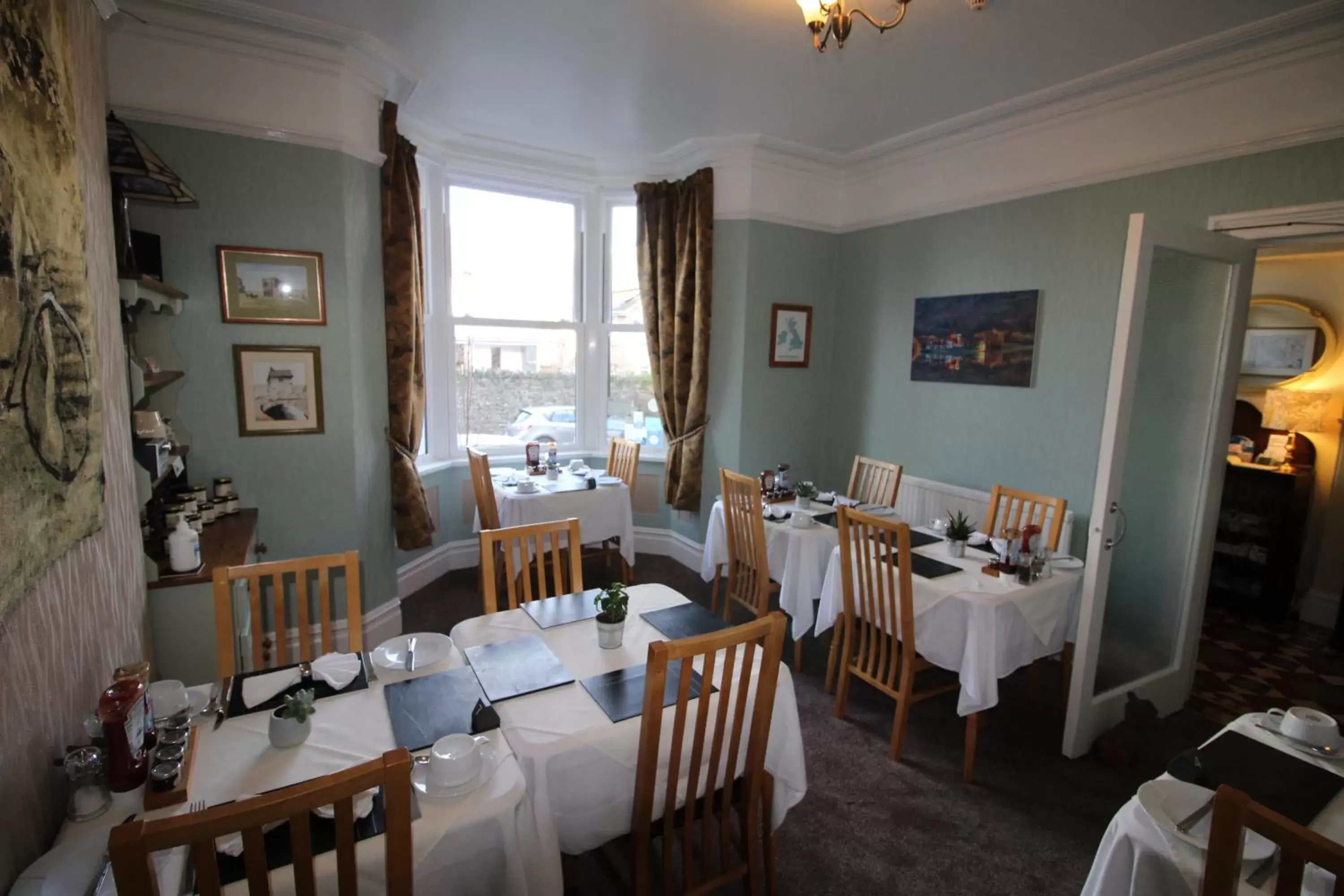 Restaurant/Places to Eat in Eden Green Guest House