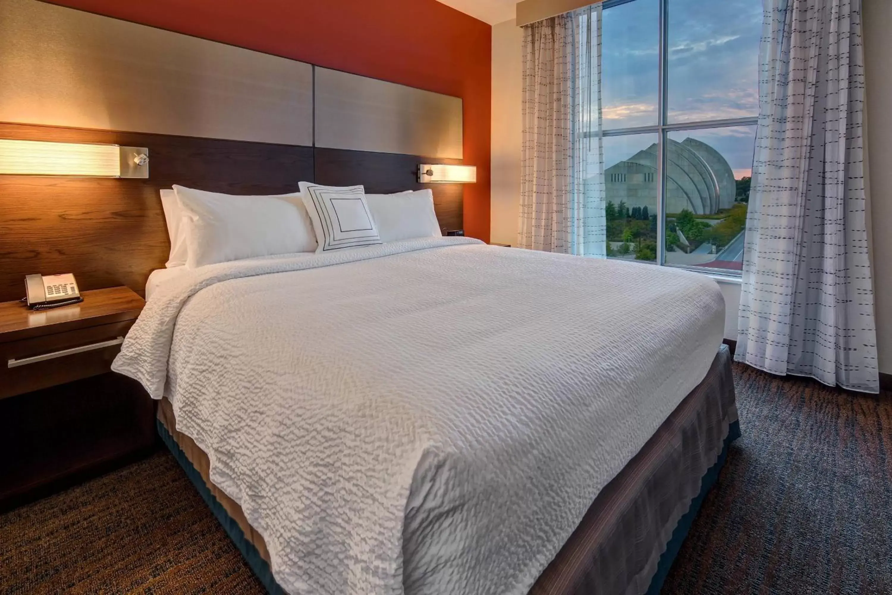 Bedroom, Bed in Residence Inn by Marriott Kansas City Downtown/Convention Center