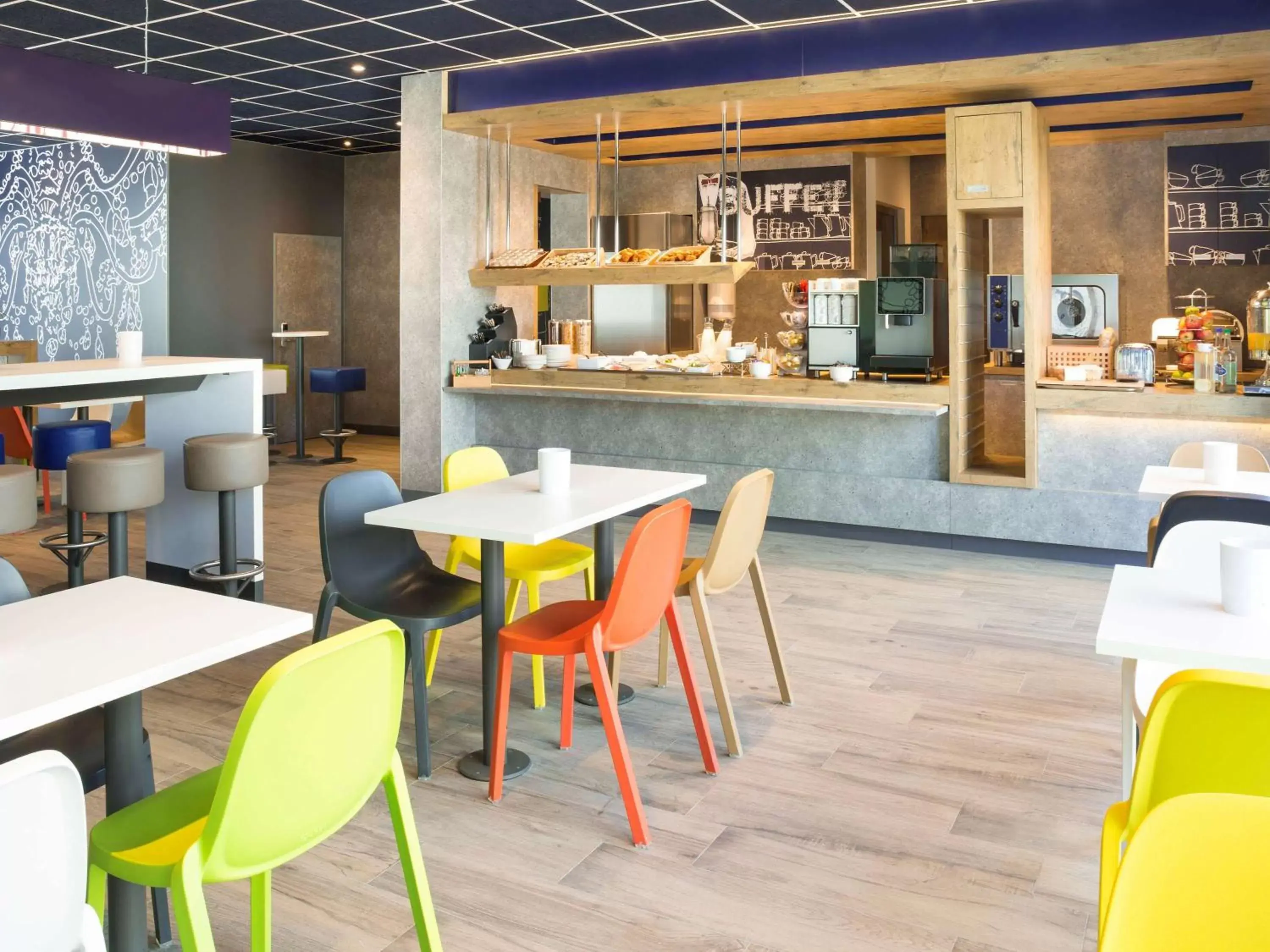 Restaurant/places to eat, Lounge/Bar in ibis budget Fribourg