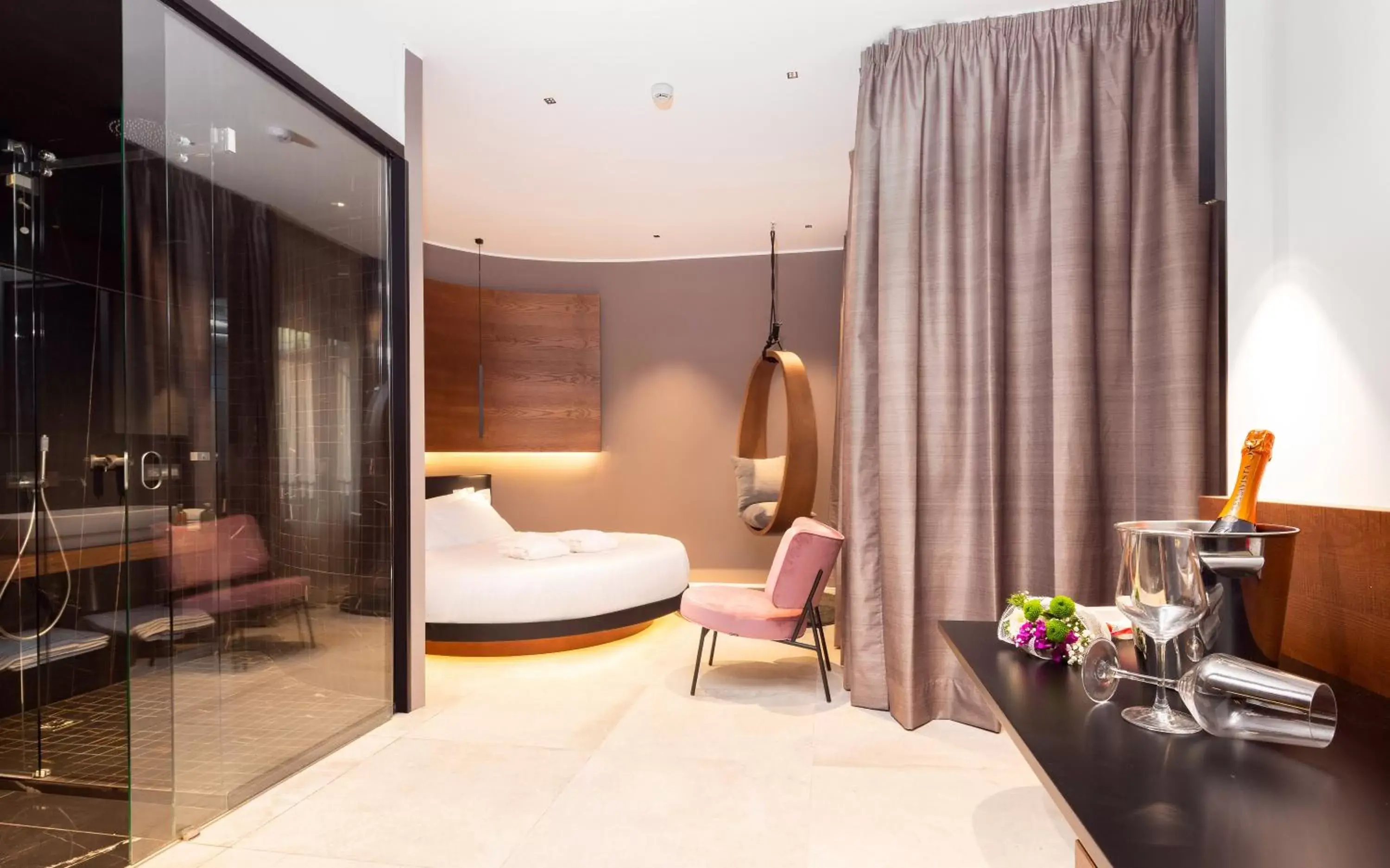 Bedroom, Bed in The Corner Duomo Hotel Bedroom, Bed in The Corner Duomo Hotel