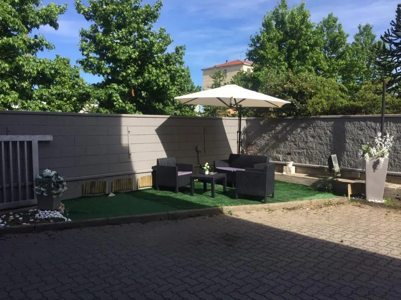 Property building, BBQ Facilities in Nuovo Hotel Vigevano