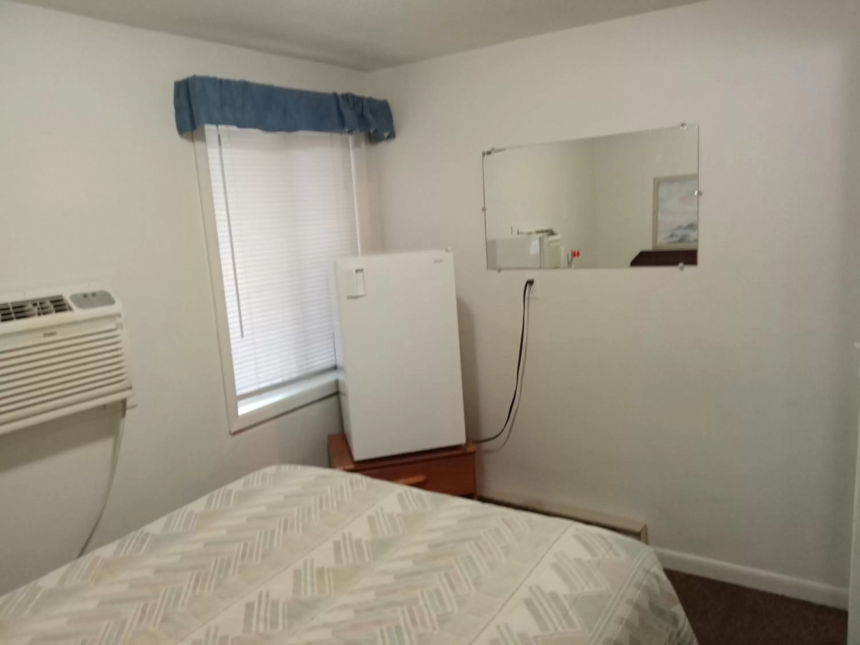 Bed in Eight Bar B Motel