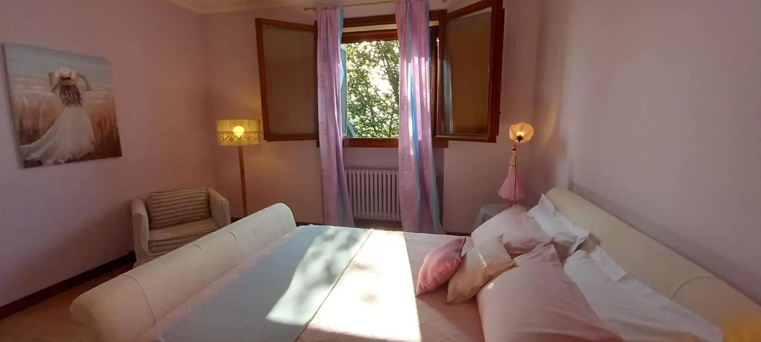 Bed in Villa Pieve