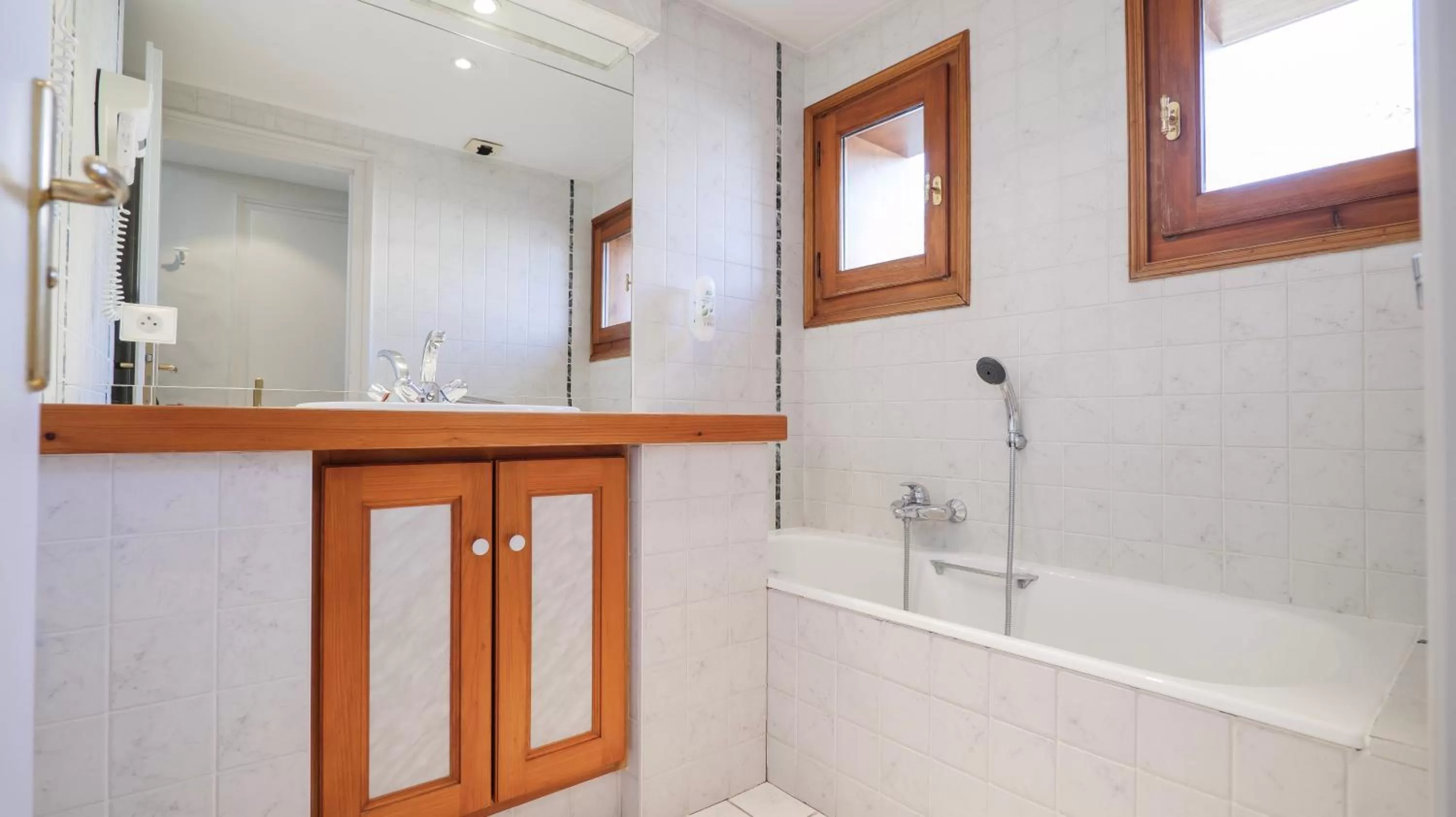 Bathroom in Hôtel des 2 Gares