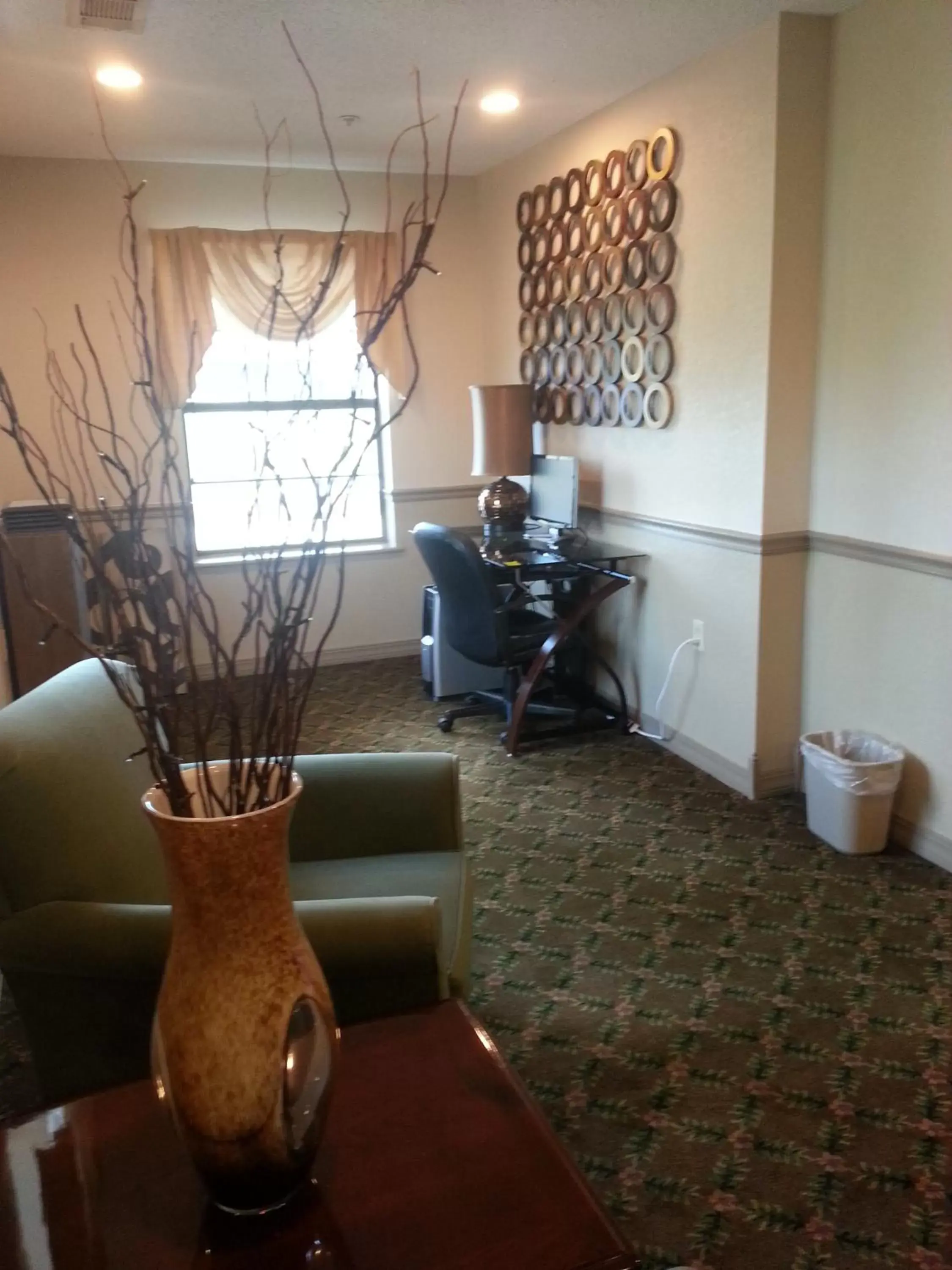 Business facilities, Lounge/Bar in Americas Best Value Inn & Suites - Little Rock - Maumelle