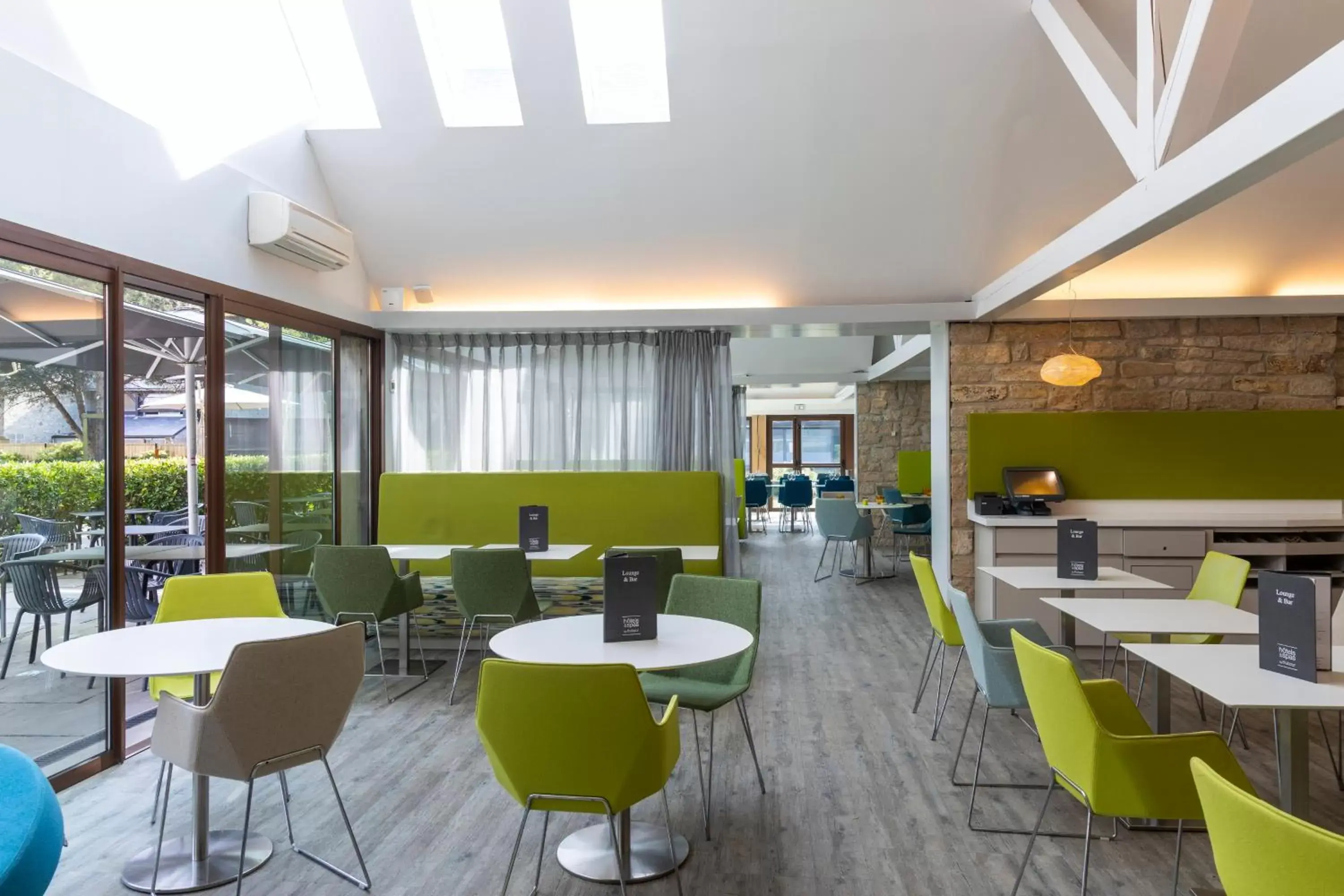 Restaurant/Places to Eat in Thalazur Carnac - Hôtel & Spa Restaurant/Places to Eat in Thalazur Carnac - Hôtel & Spa