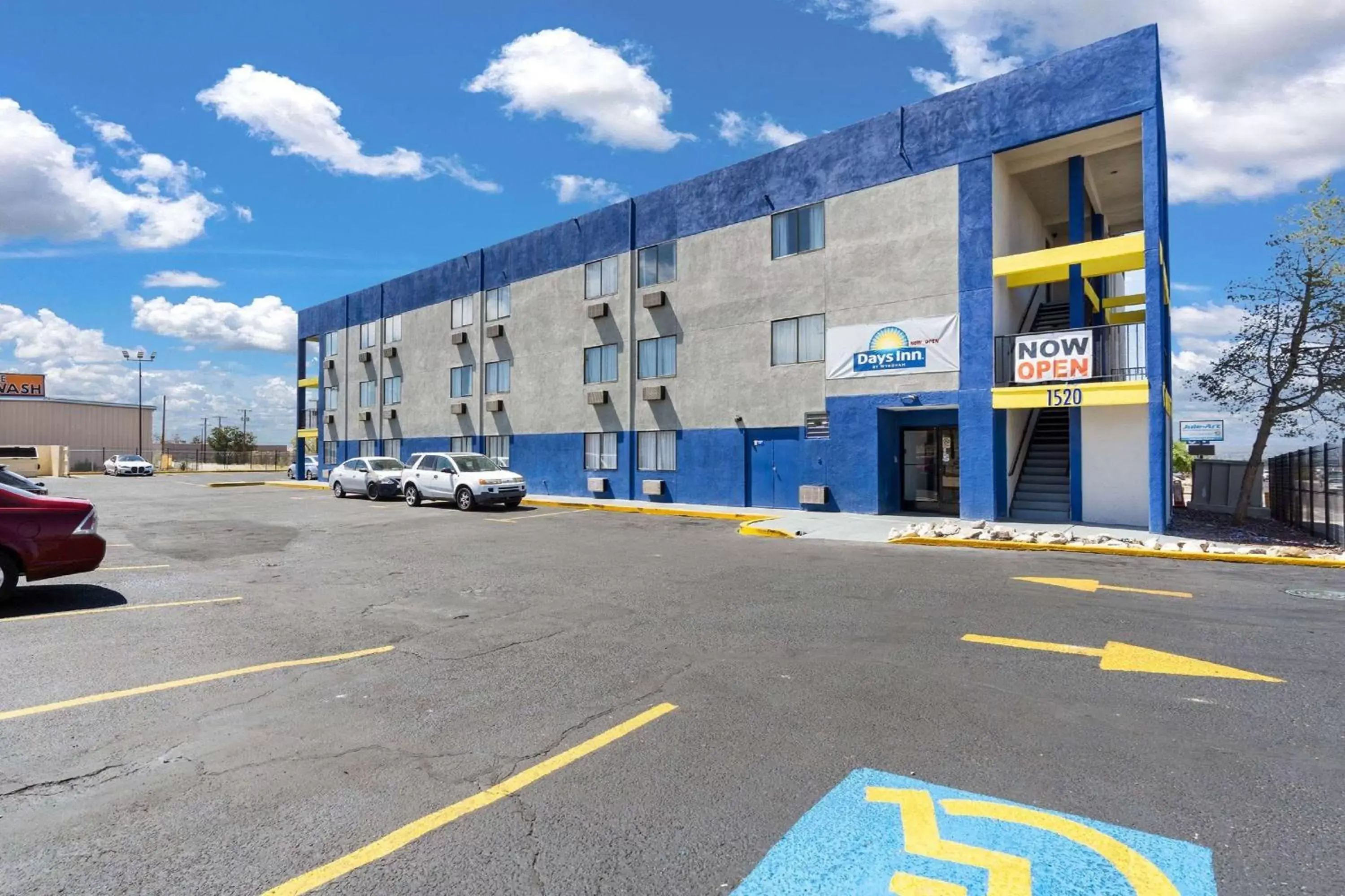 Property building in Days-Inn by Wyndham Albuquerque I-25 Property building in Days-Inn by Wyndham Albuquerque I-25