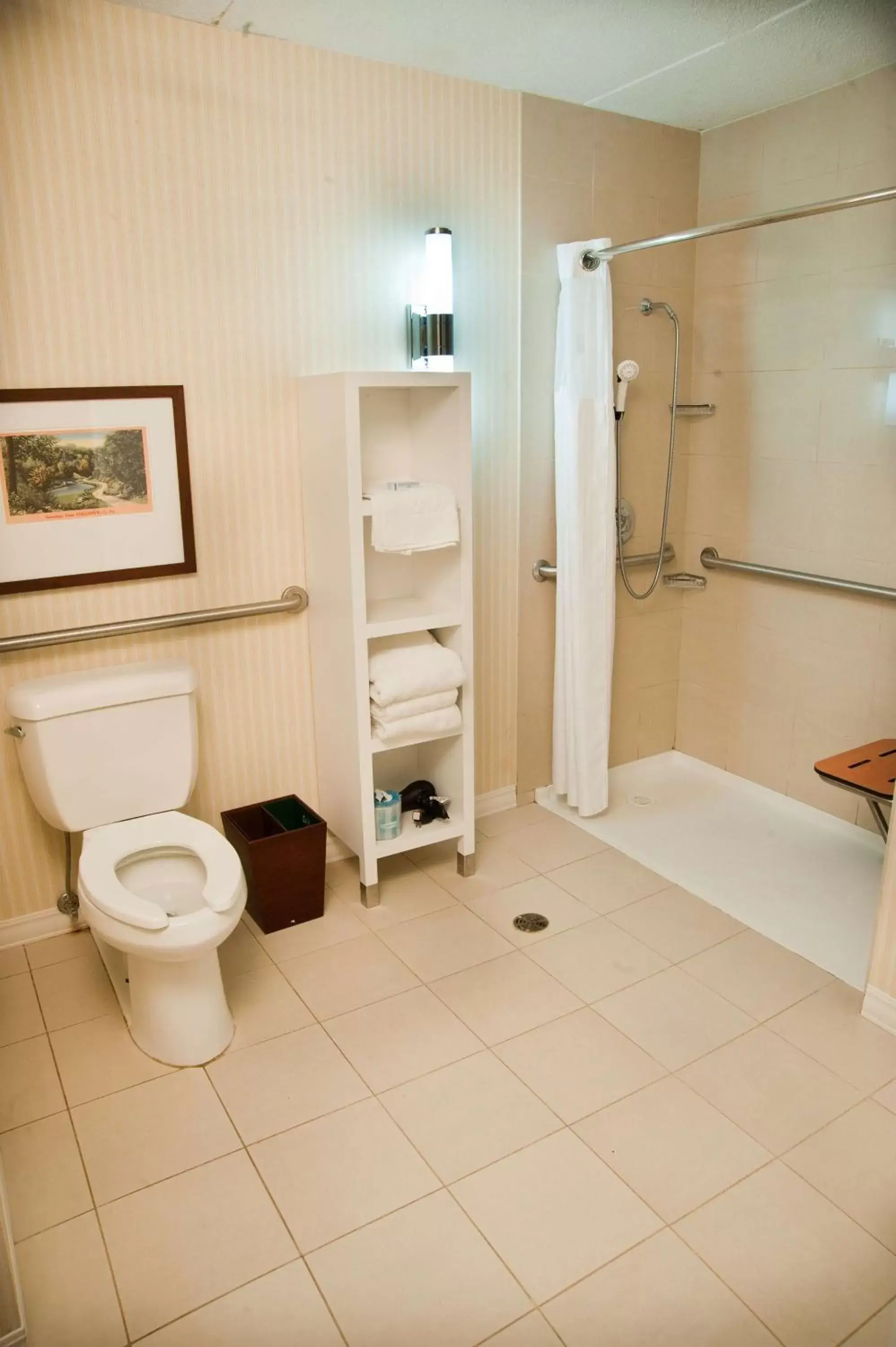 Bathroom in DoubleTree by Hilton Collinsville/St.Louis