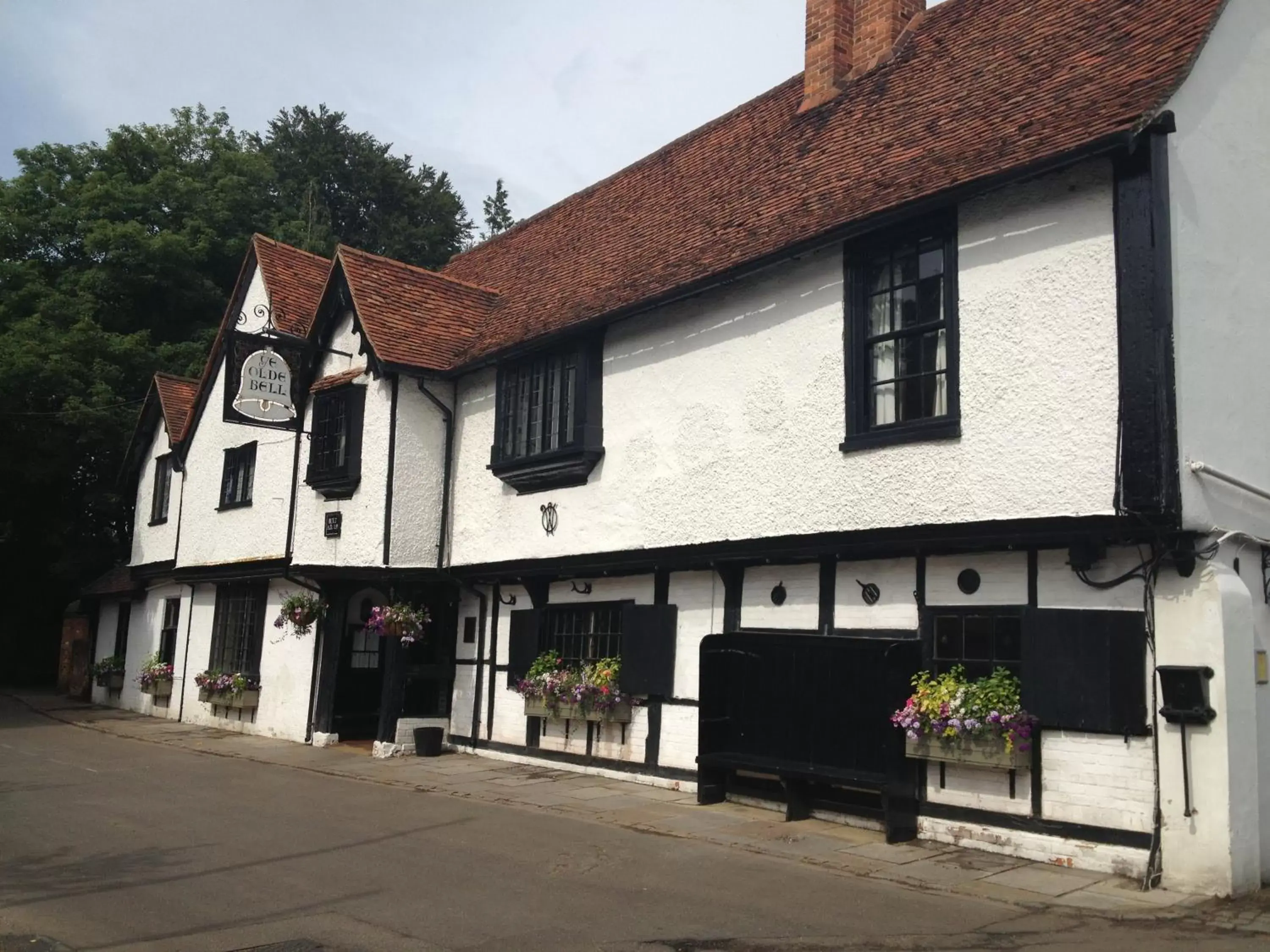 Facade/Entrance in The Olde Bell