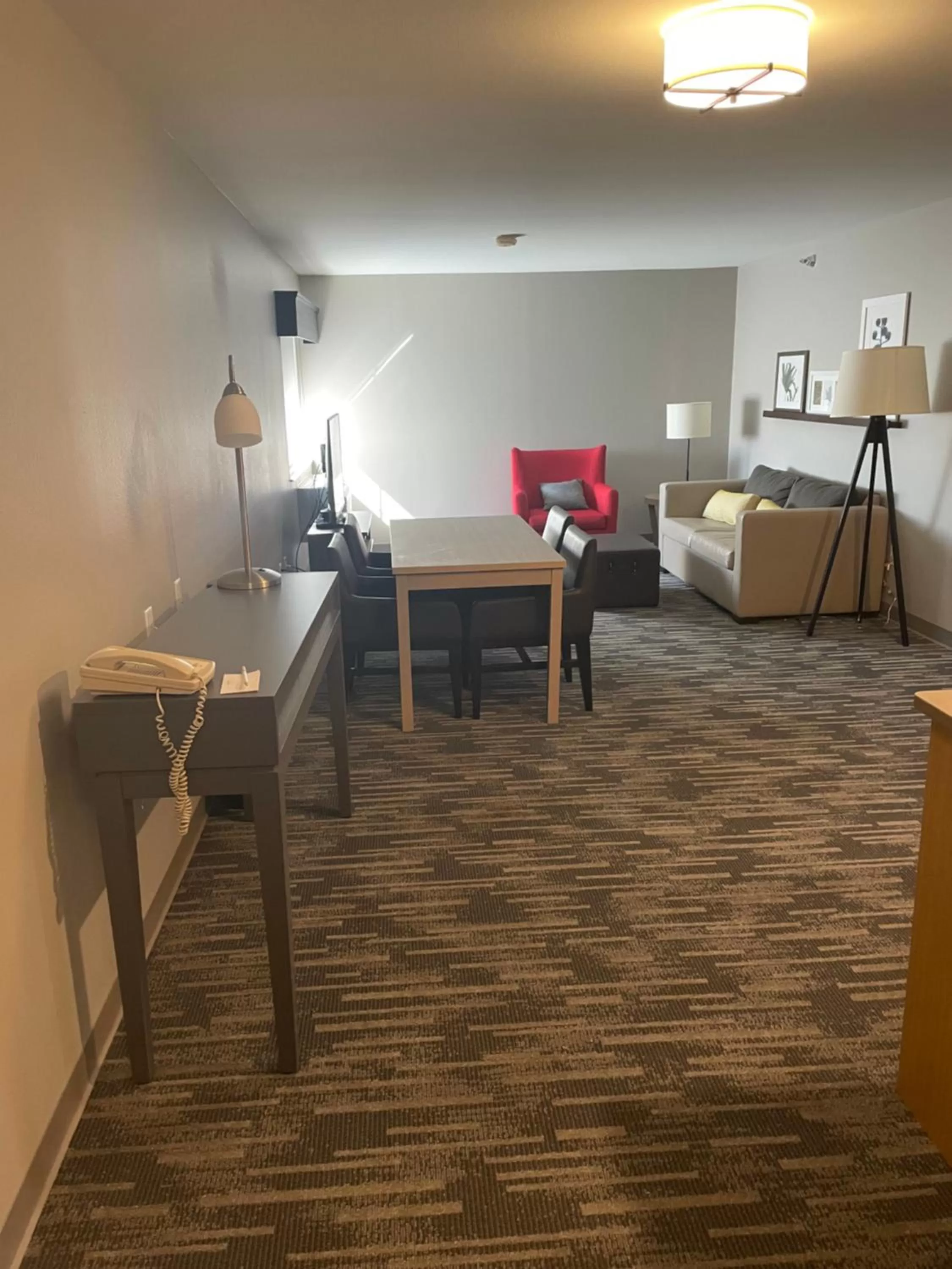 TV and multimedia, Bed in Country Inn & Suites by Radisson, Madison, WI