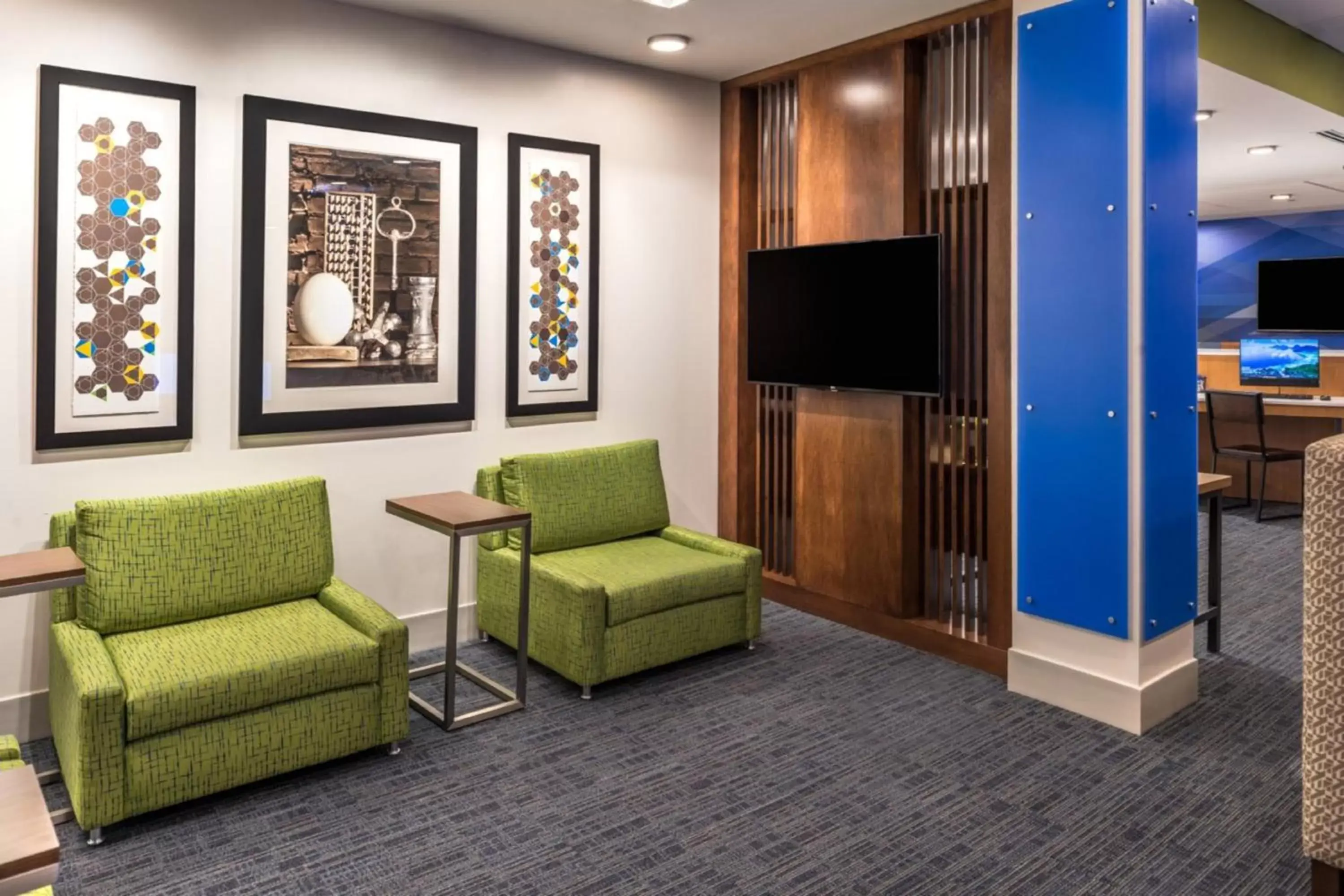 Property building, Seating Area in Holiday Inn Express & Suites - Tampa North - Wesley Chapel, an IHG Hotel