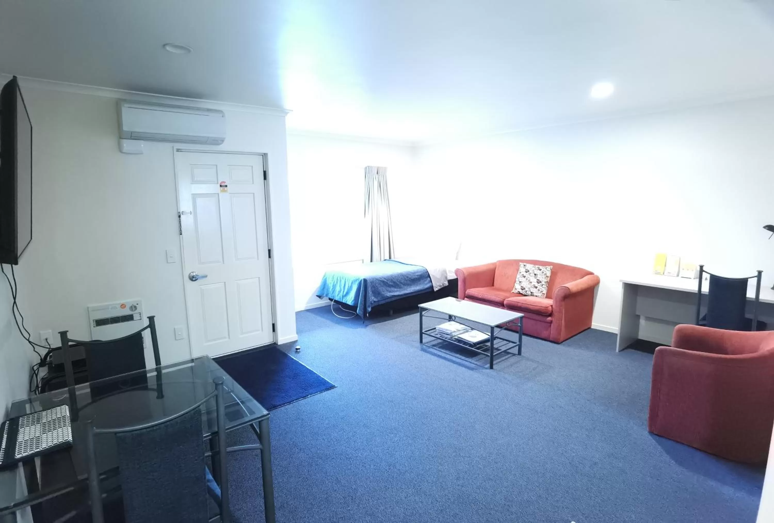 Living room in Harringtons Motor Lodge