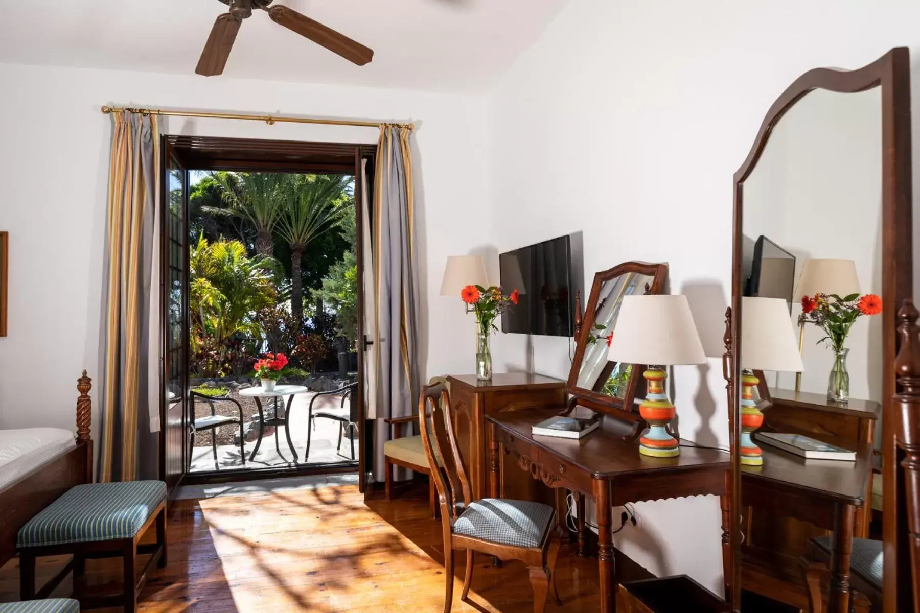 Bedroom, Seating Area in Parador de La Gomera