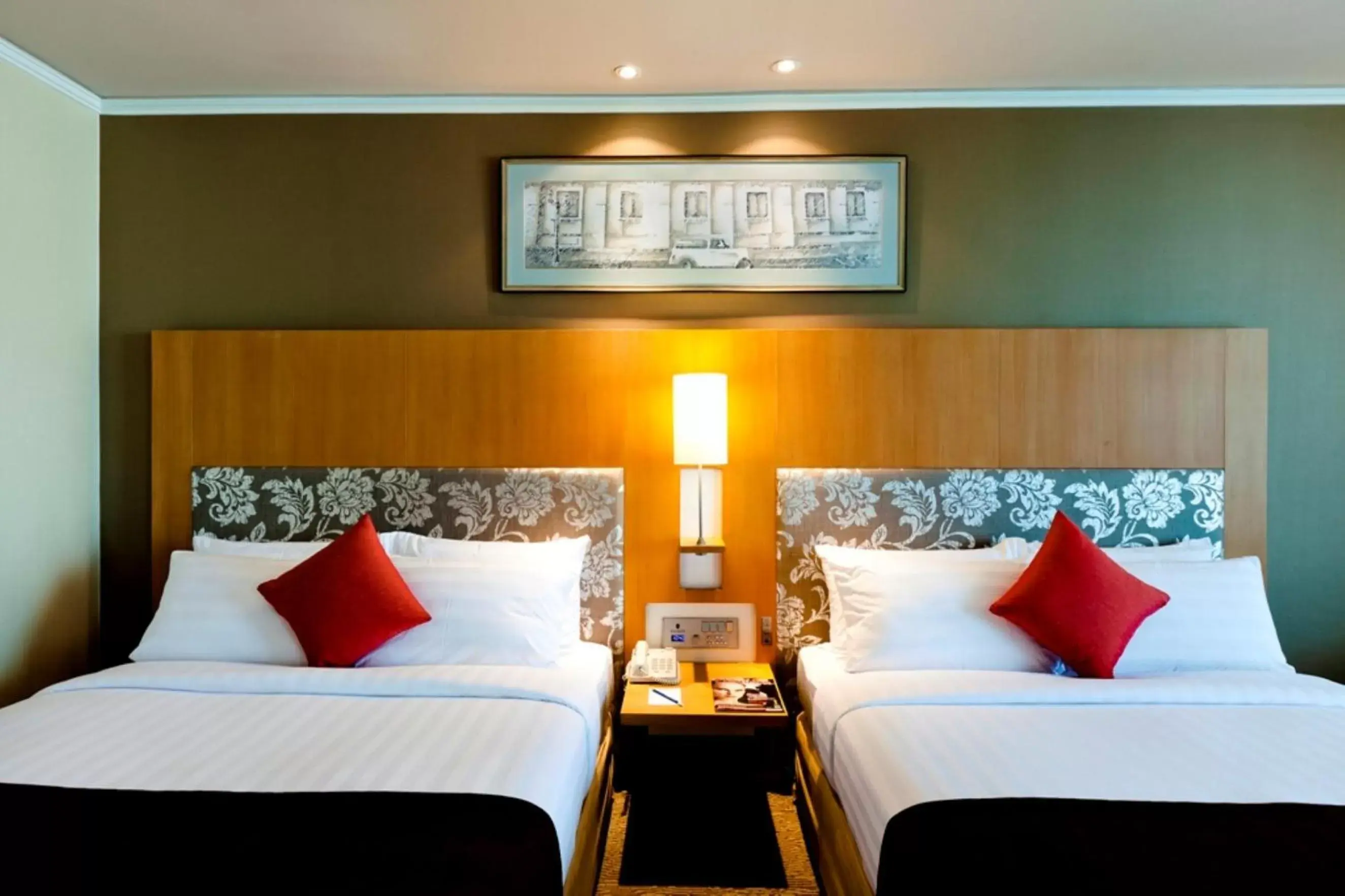 Photo of the whole room, Bed in Royal Princess Larn Luang - SHA Extra Plus