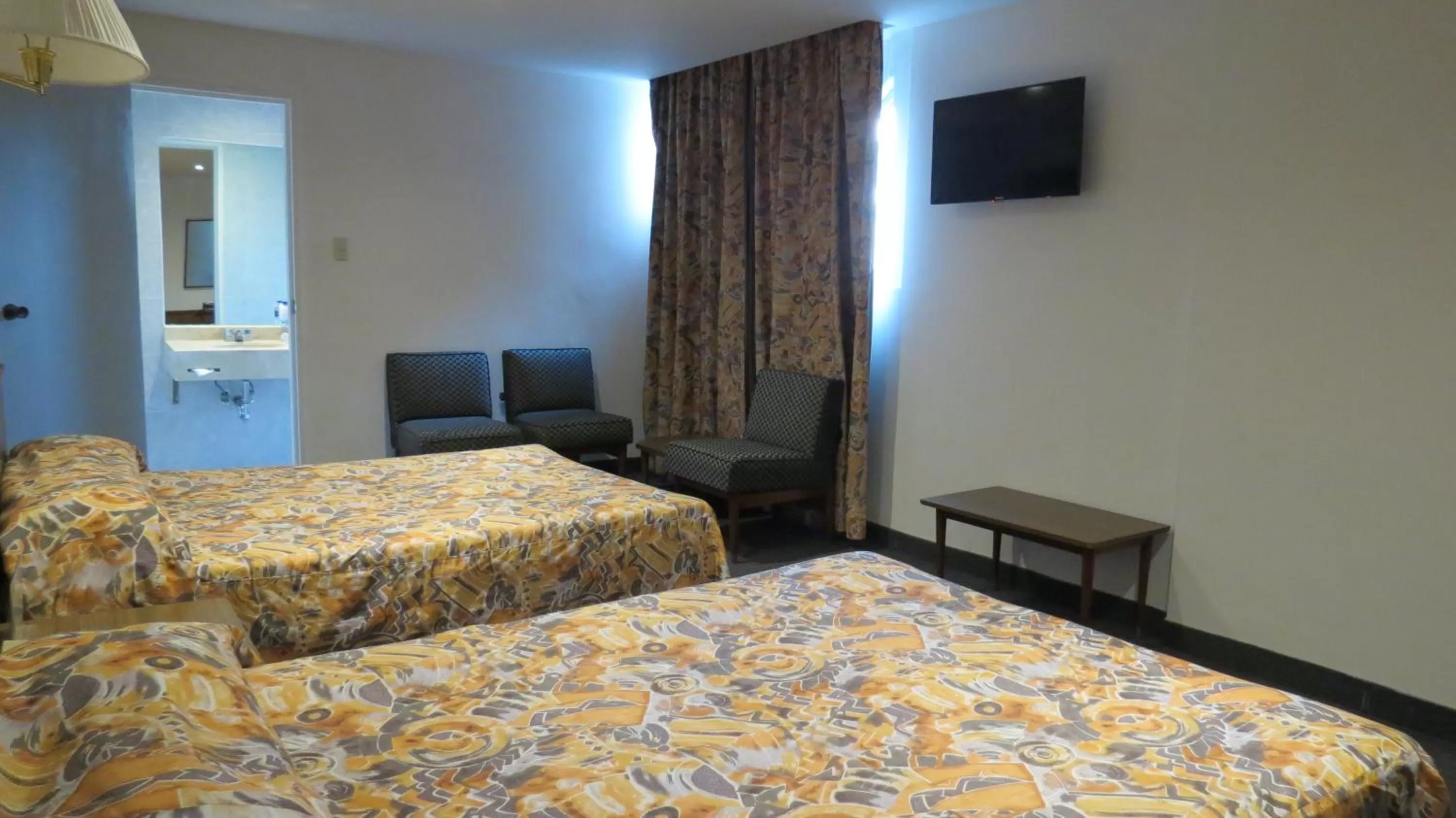 Bedroom, Bed in Hotel Sevilla