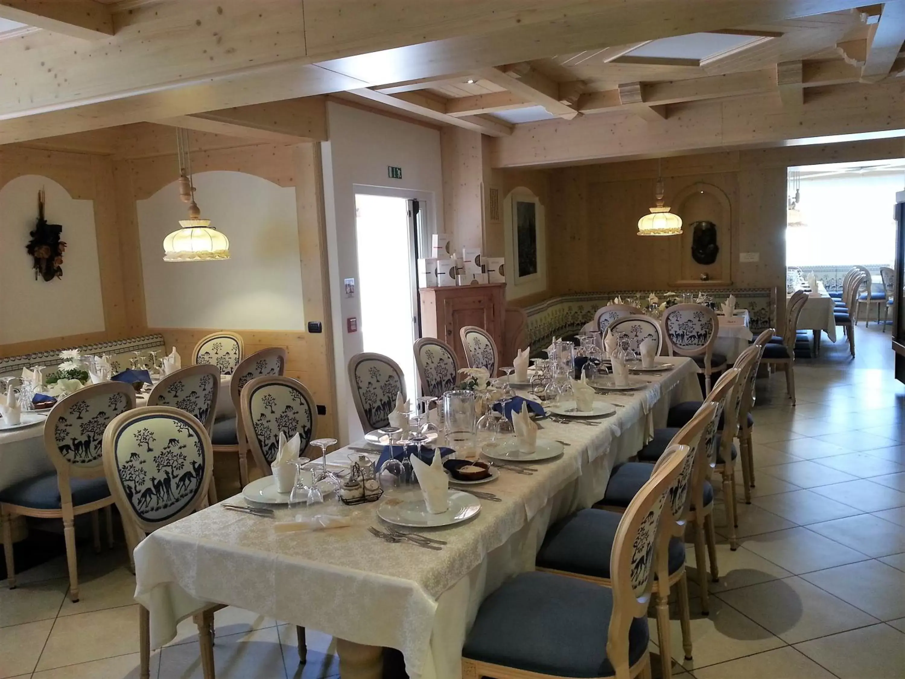 Restaurant/Places to Eat in Folgaria Post Hotel