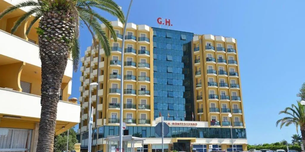 Facade/entrance in Grand Hotel Montesilvano