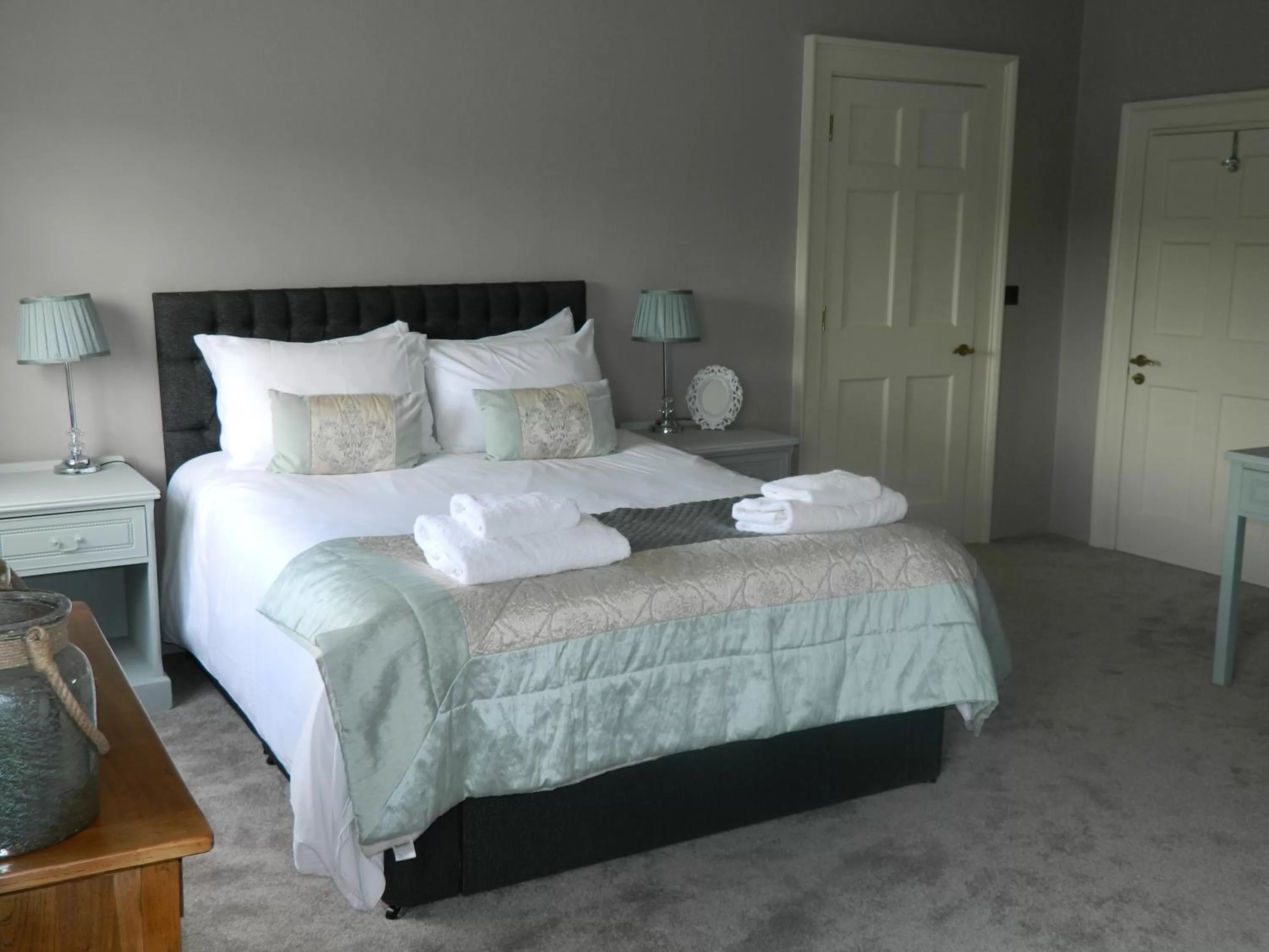 Bedroom, Bed in Birchover Bridgford Hall