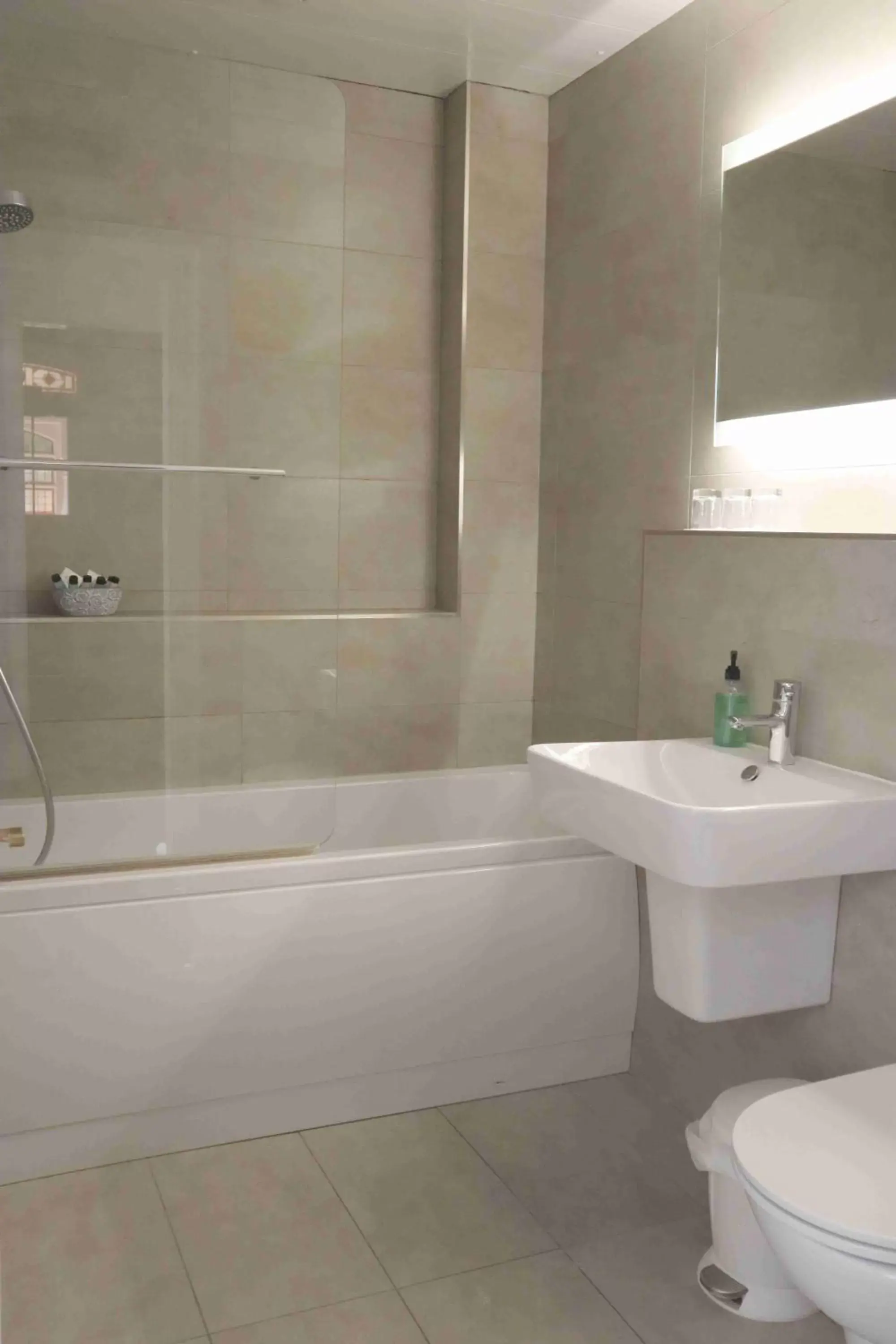 Superior Double or Twin Room with Garden View in St Margaret's Hotel Superior Double or Twin Room with Garden View in St Margaret's Hotel