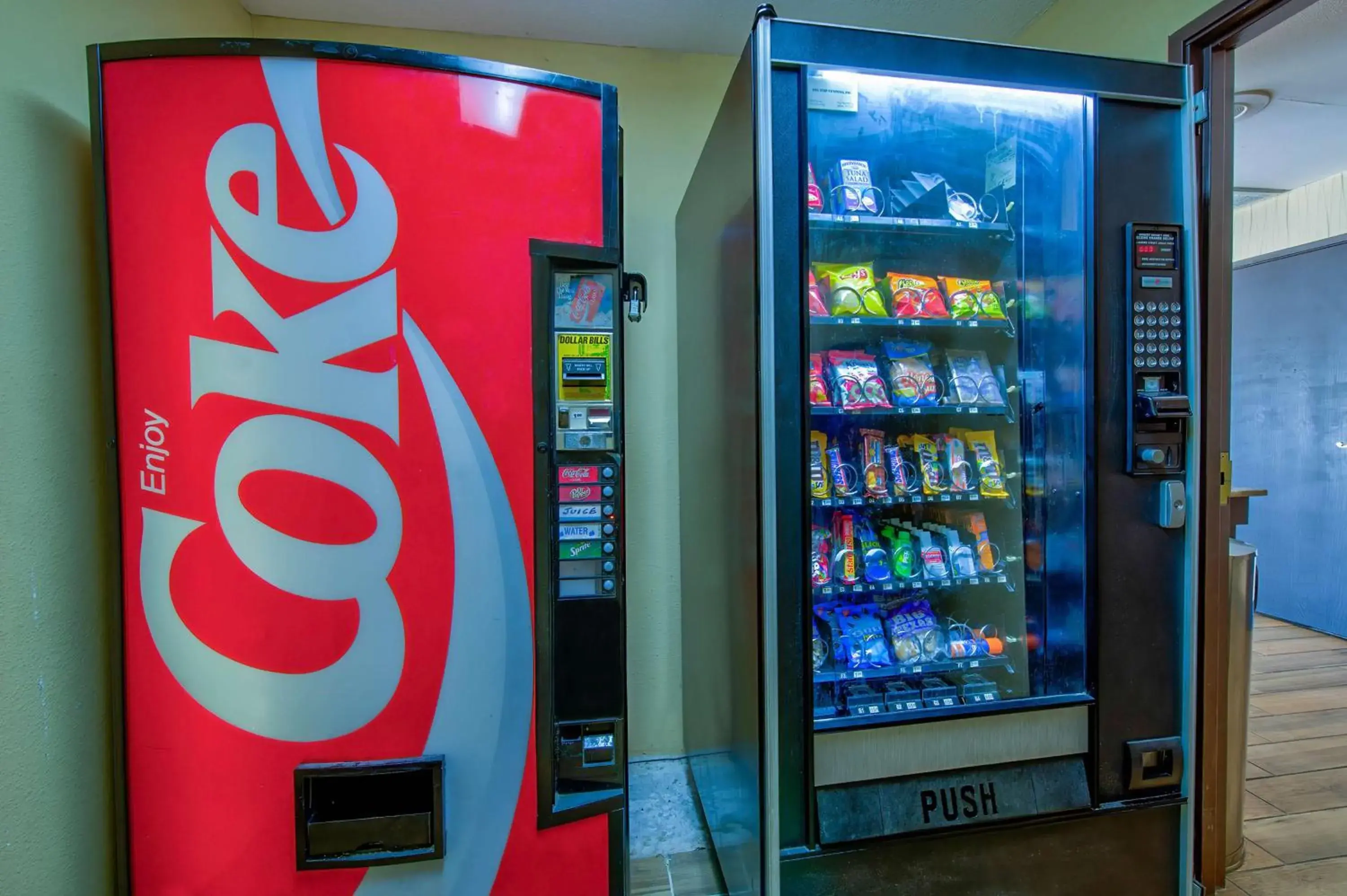 Property building in Motel 6-Arlington, TX Property building in Motel 6-Arlington, TX