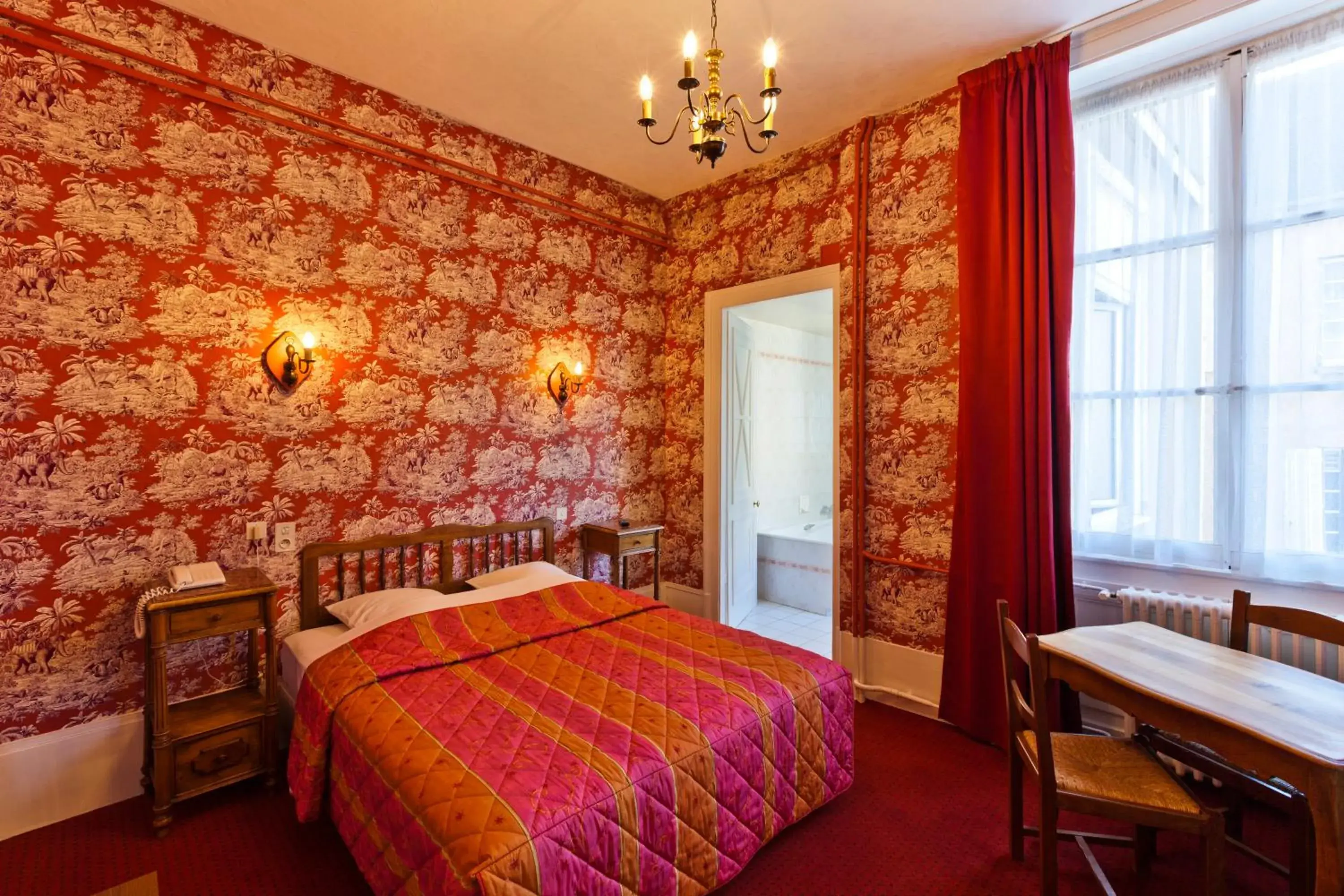 Superior Double Room with Bath in Hotel Du Nord