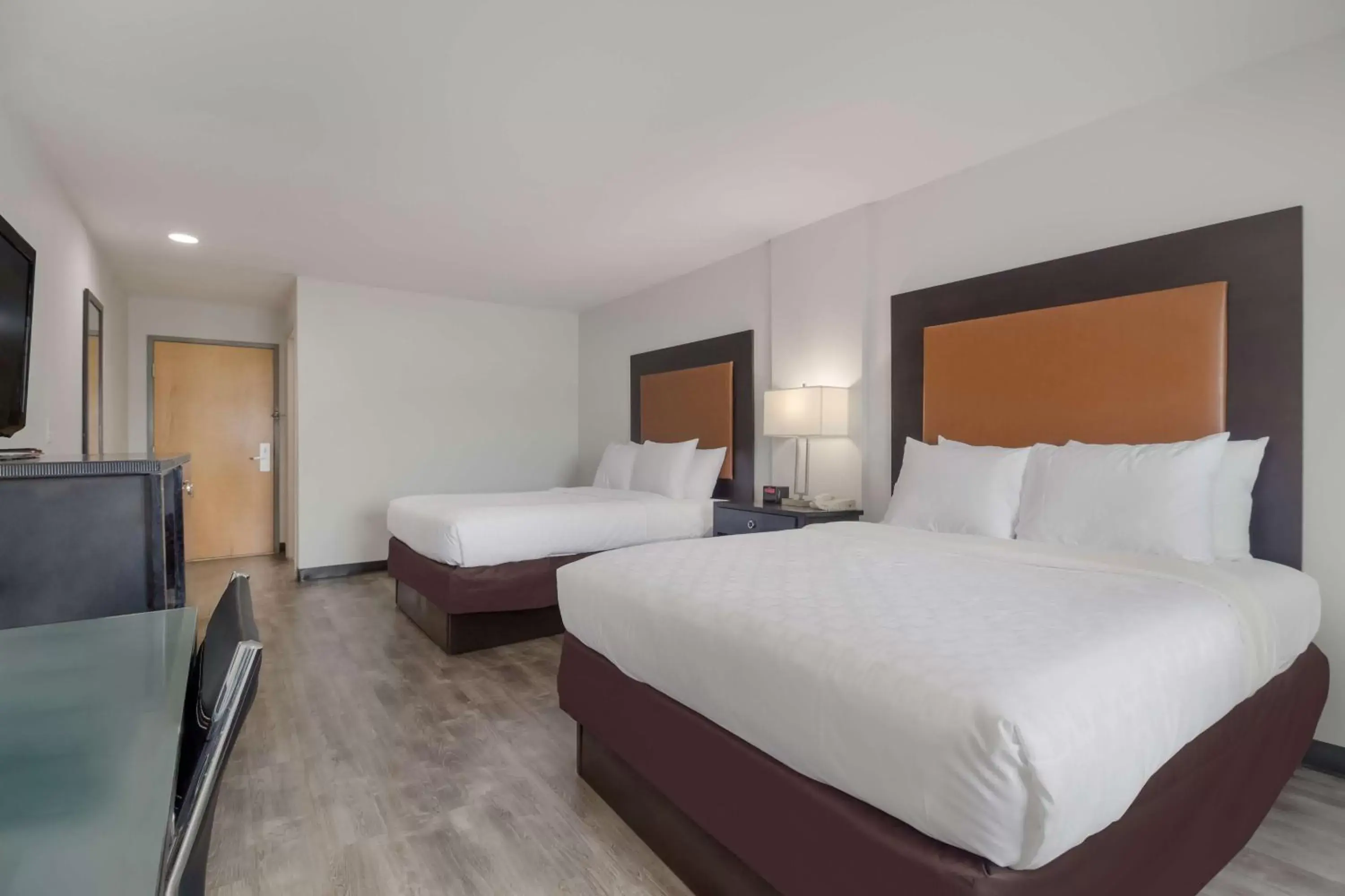 Bedroom, Bed in SureStay Hotel by Best Western Shallotte