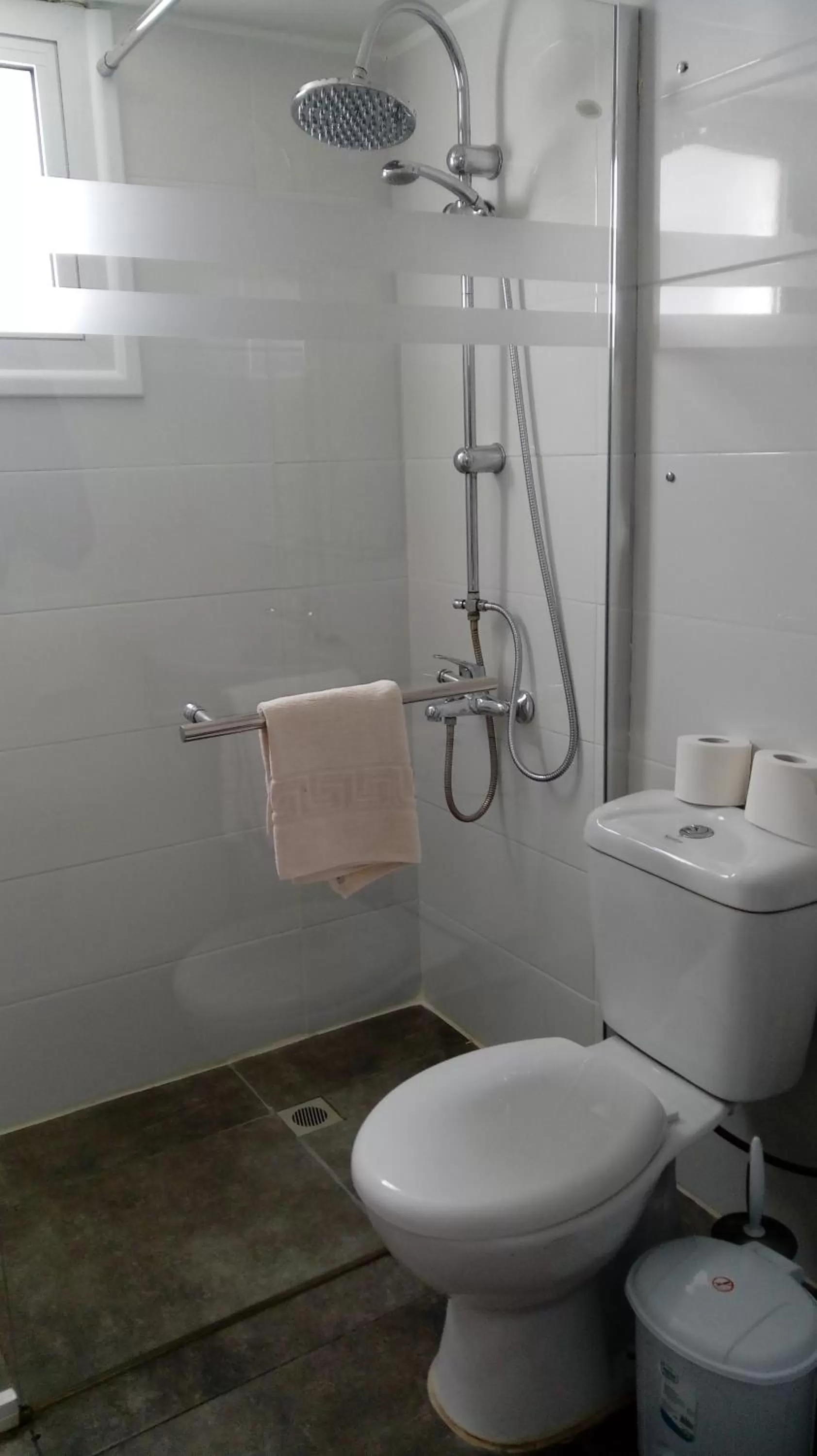 Bathroom in Flokkas Hotel Apartments