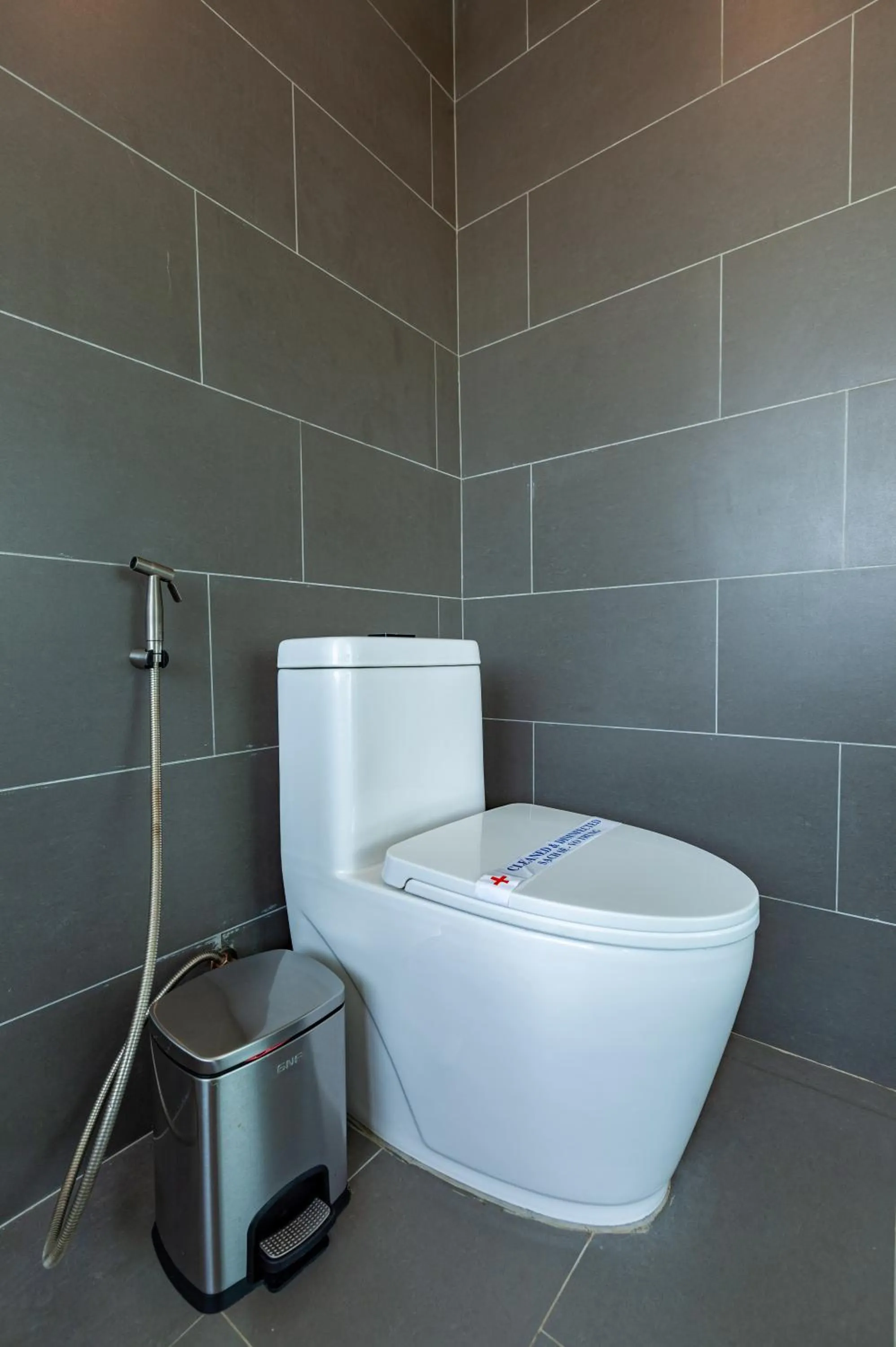 Toilet in An Phu Hotel