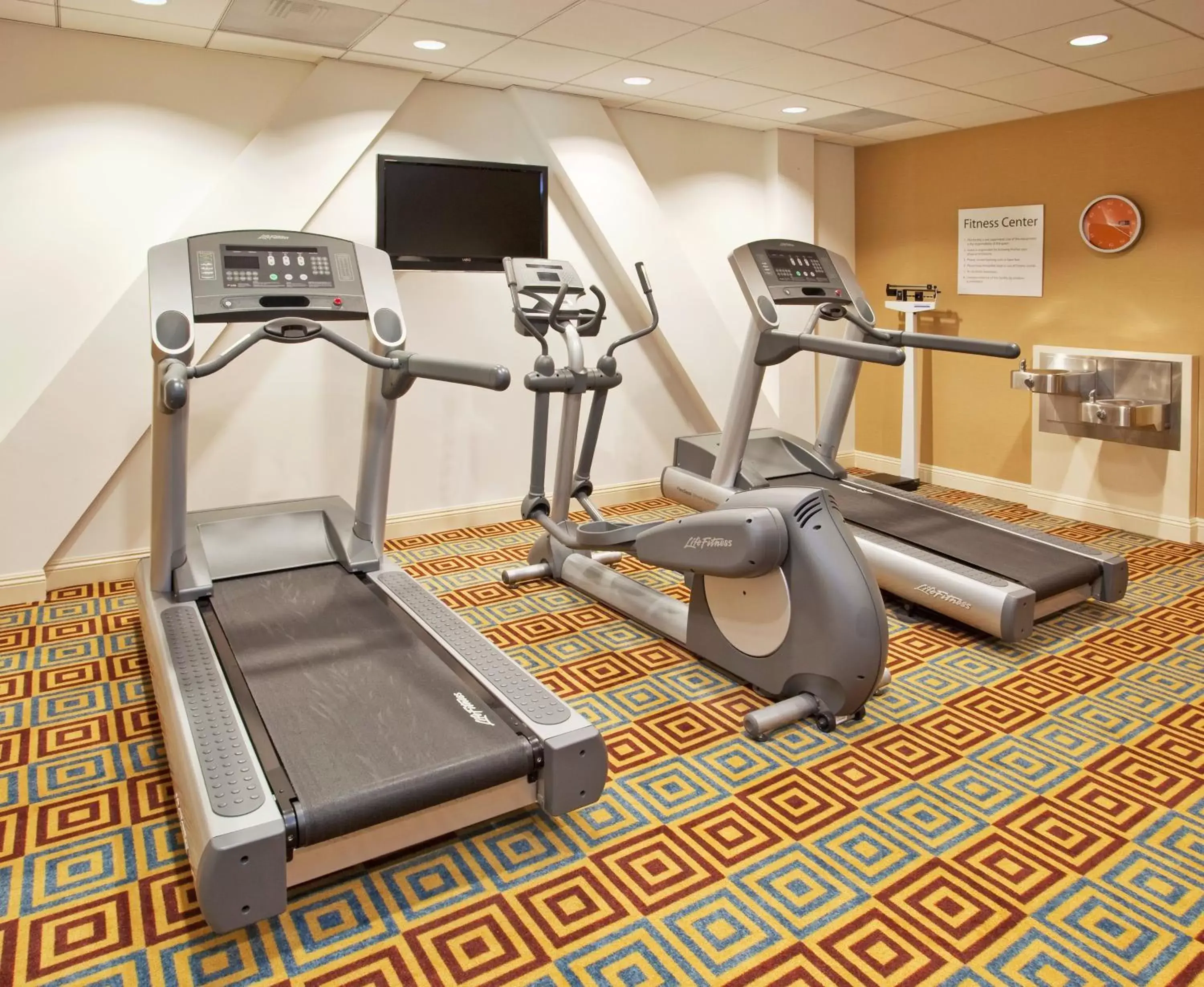 Spa and wellness centre/facilities, Fitness Center/Facilities in Holiday Inn Express Hotel & Suites Santa Cruz, an IHG Hotel