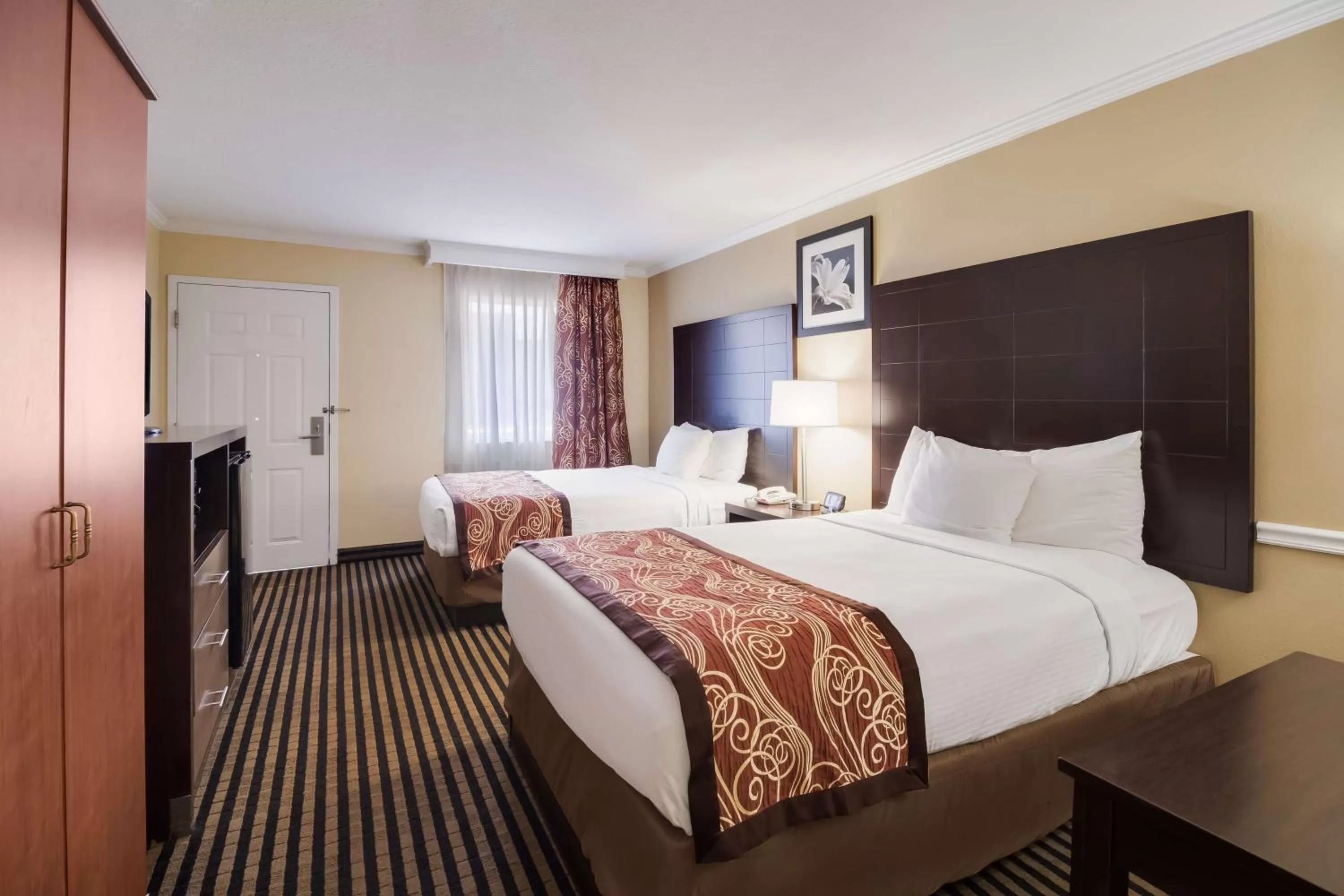 Bedroom, Bed in Best Western - McKenzie