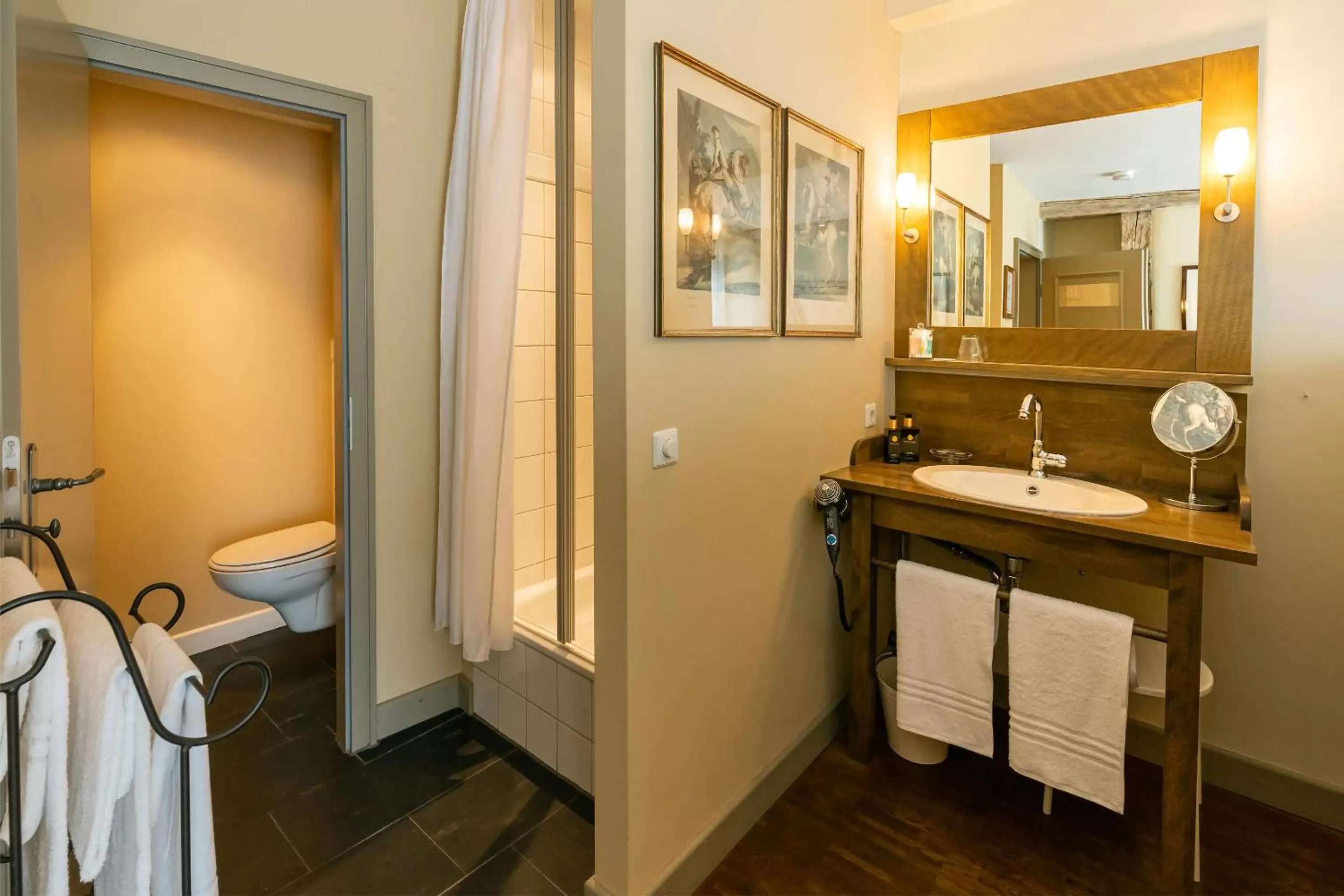 Bathroom in Hotel Schiller