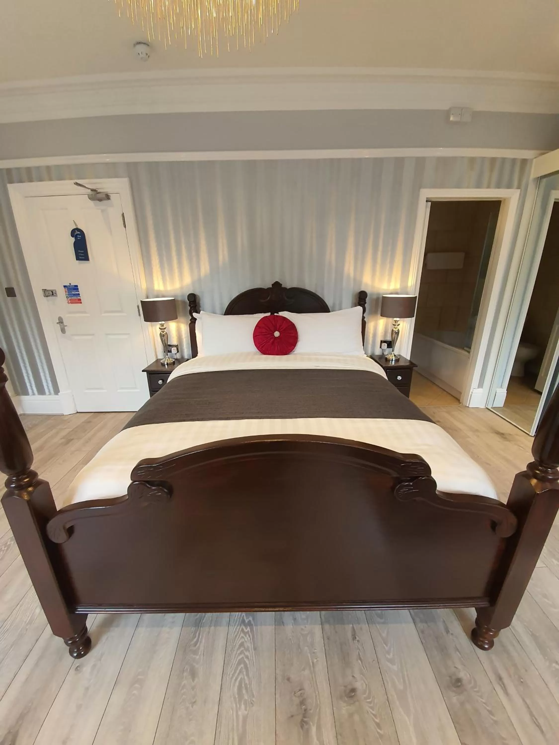Bed in Charnwood Regency Guest House