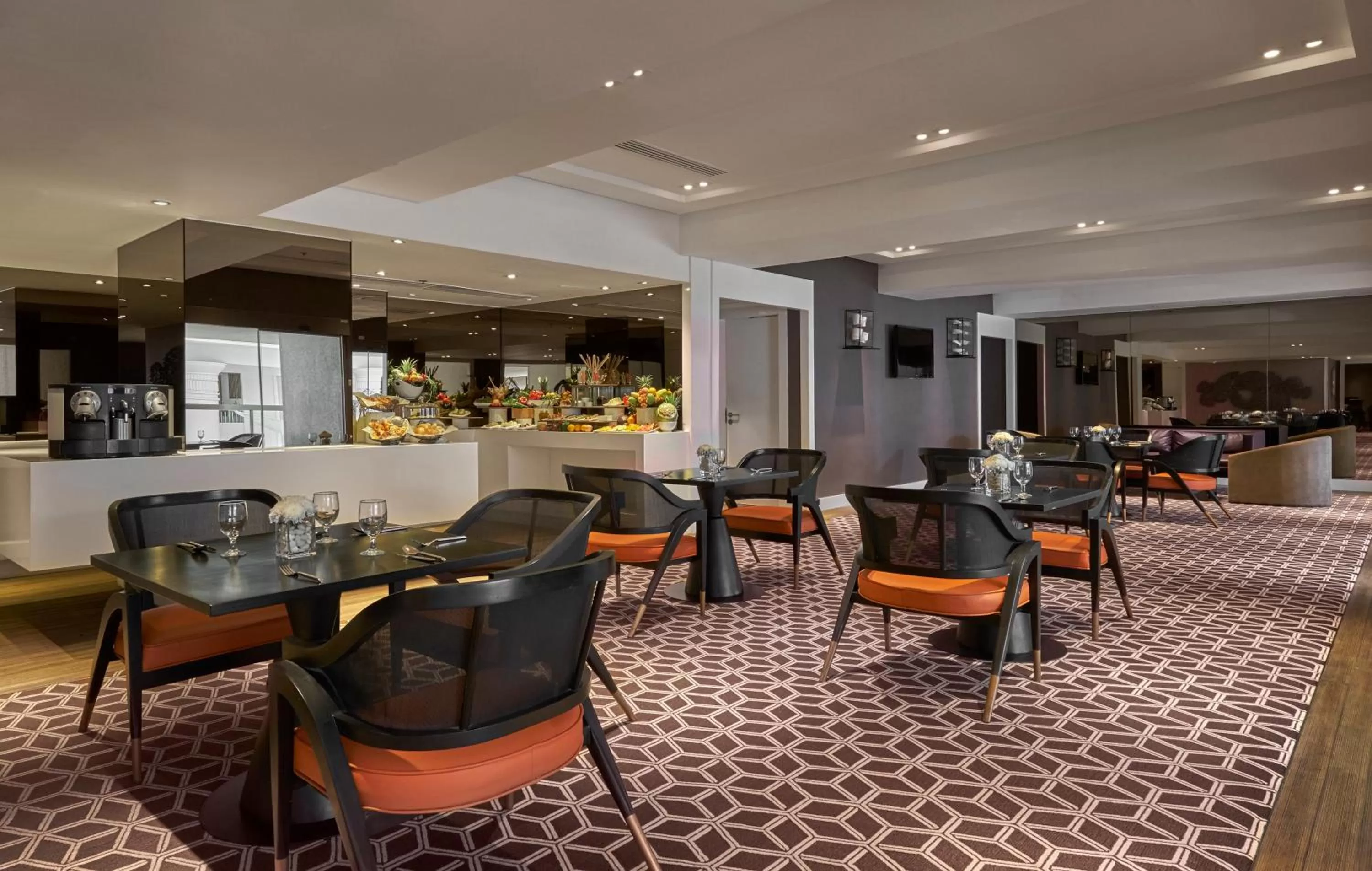 Lounge or bar in Mövenpick Hotel Mactan Island Cebu