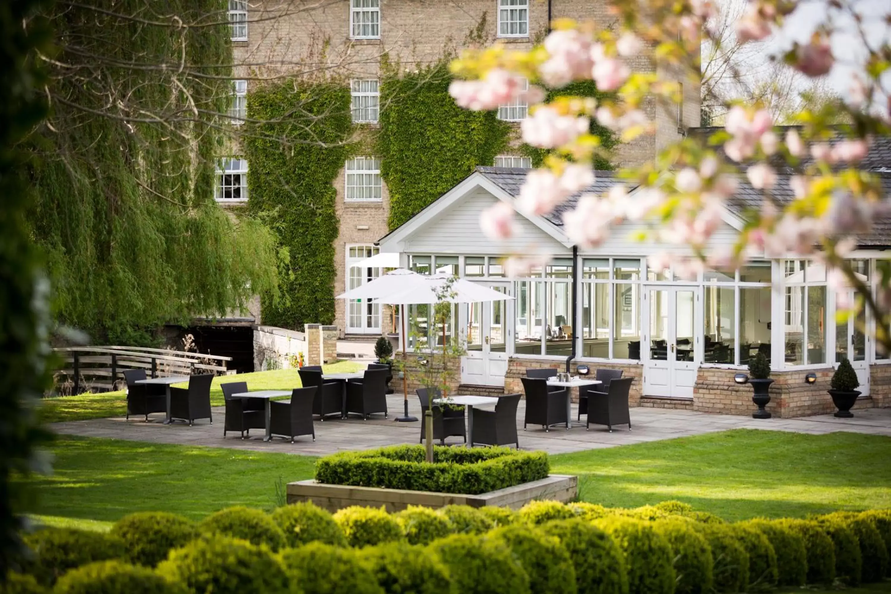 Garden, Property Building in Quy Mill Hotel & Spa, Cambridge