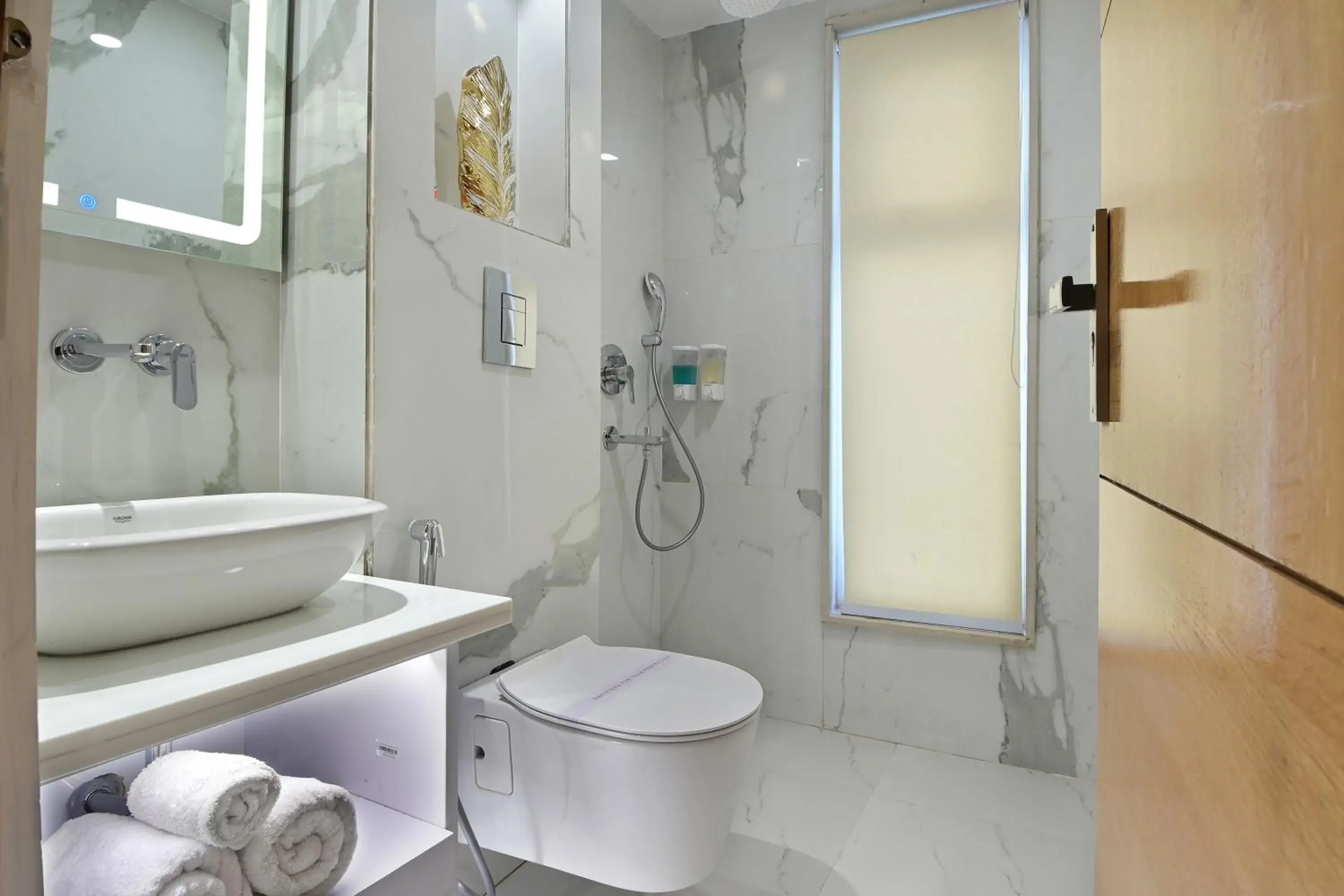 Bathroom in Hotel Gold Palace - 03 Mins Walk From New Delhi Railway Station