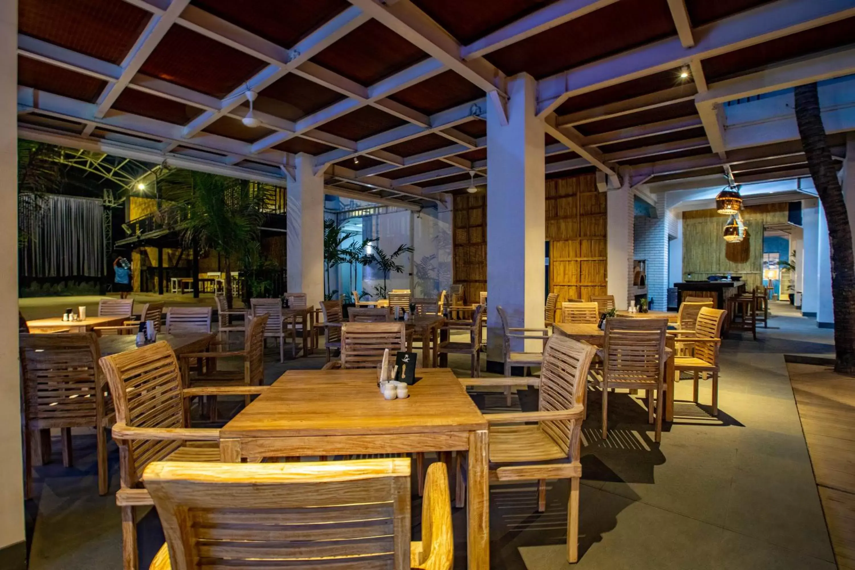 Restaurant/Places to Eat in Gili Sands Hotel & Bar