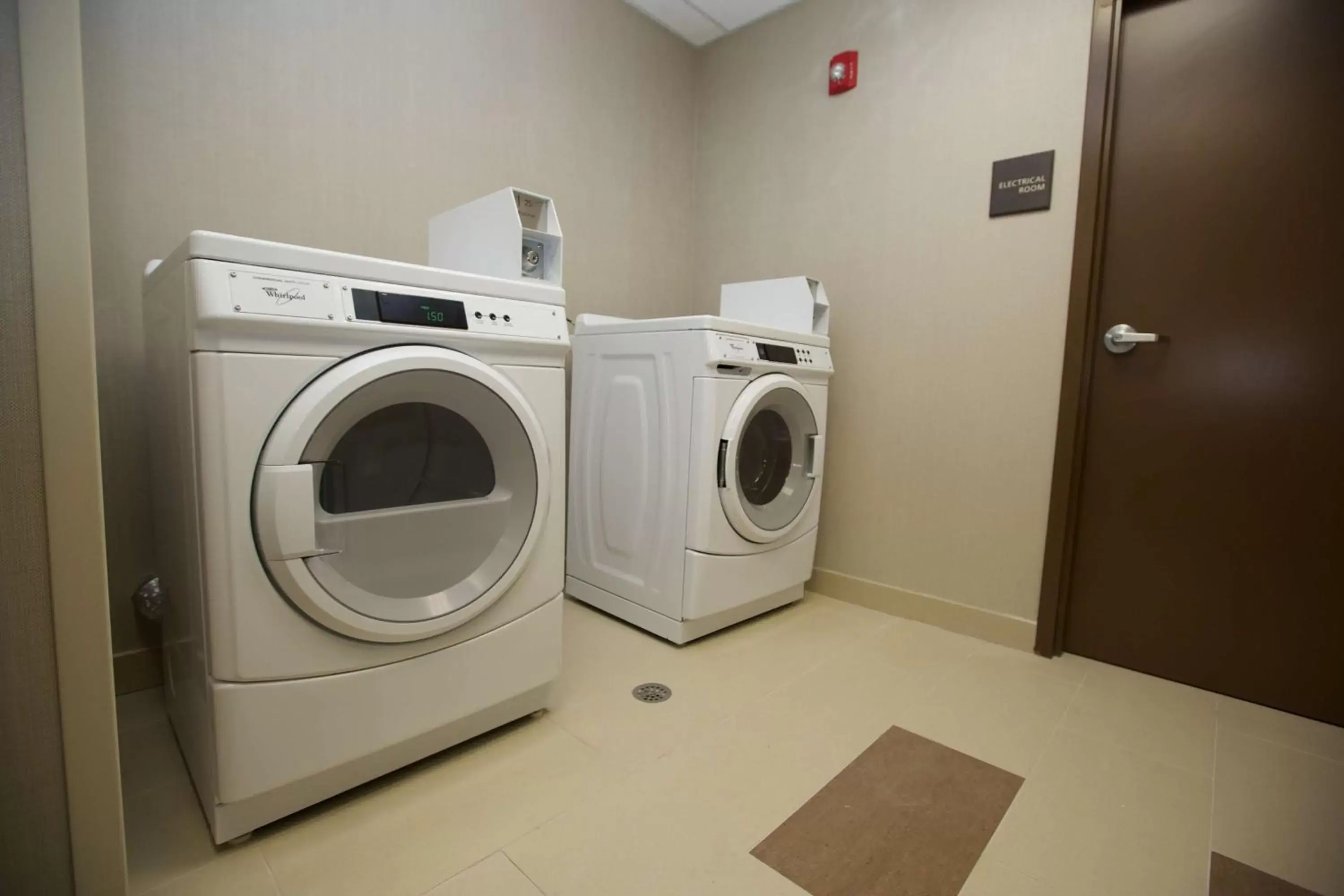 Property building in Hampton Inn and Suites Missouri City Property building in Hampton Inn and Suites Missouri City