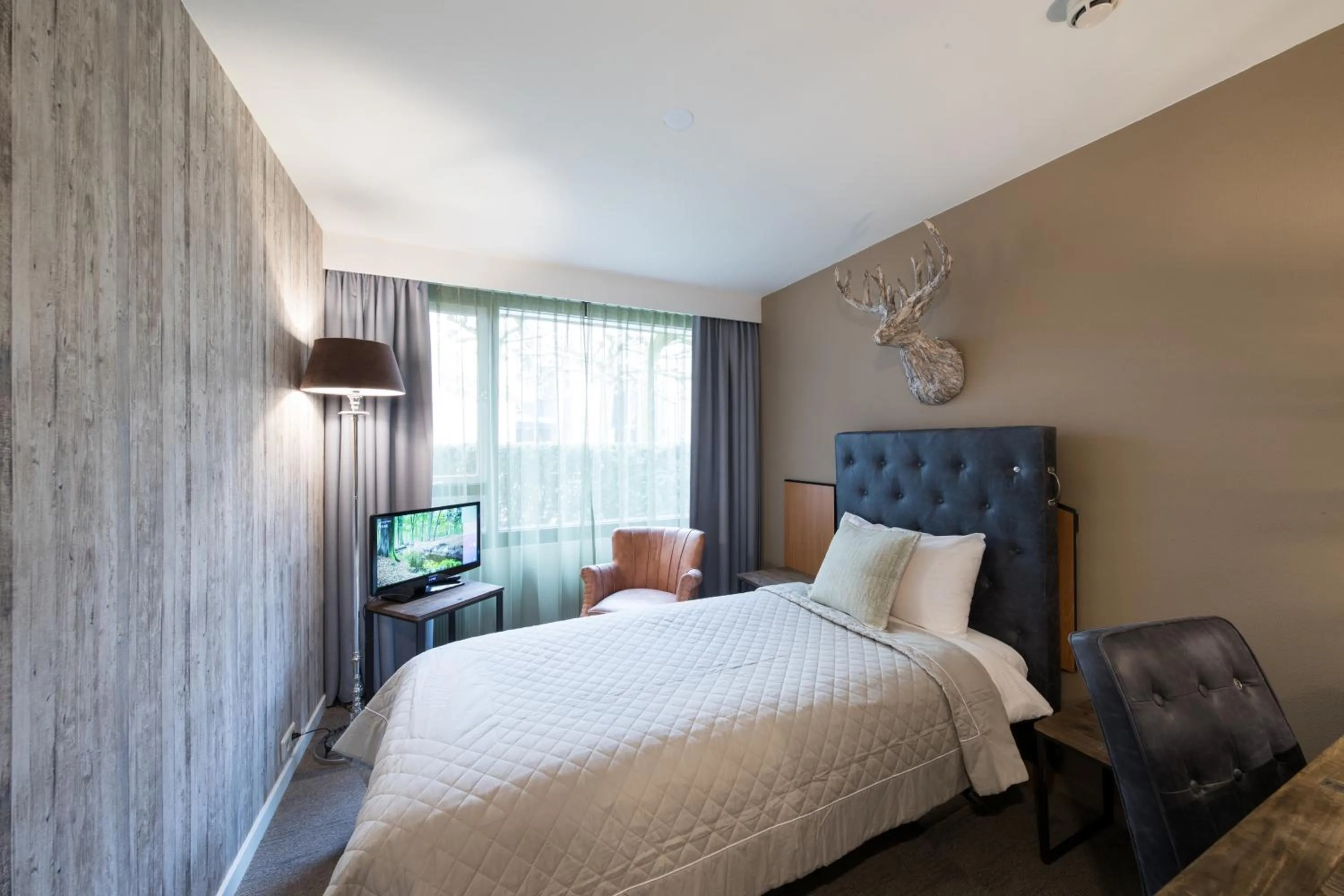 Bedroom, Bed in Bilderberg Hotel 't Speulderbos