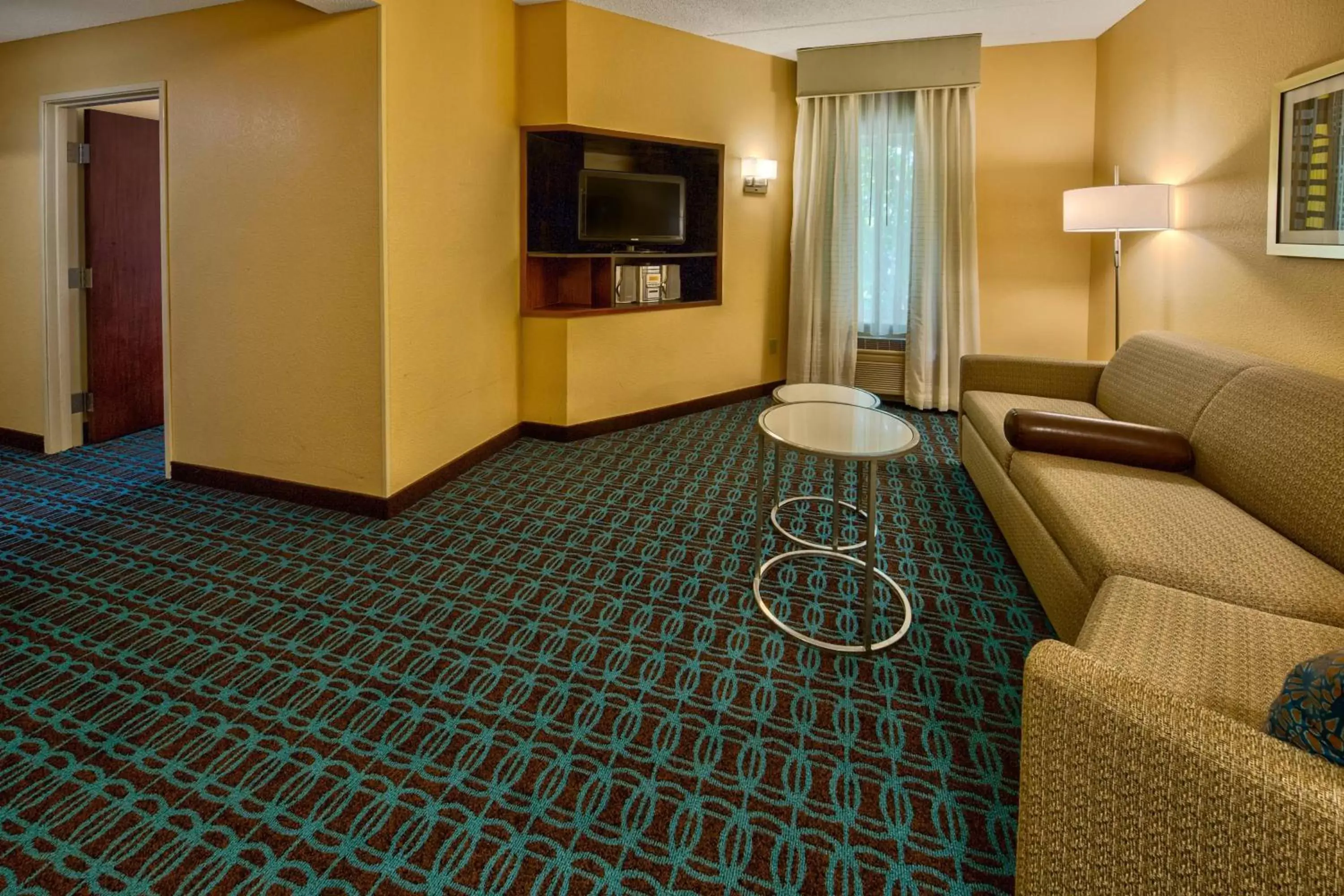 Living room, Seating Area in Fairfield by Marriott Russellville