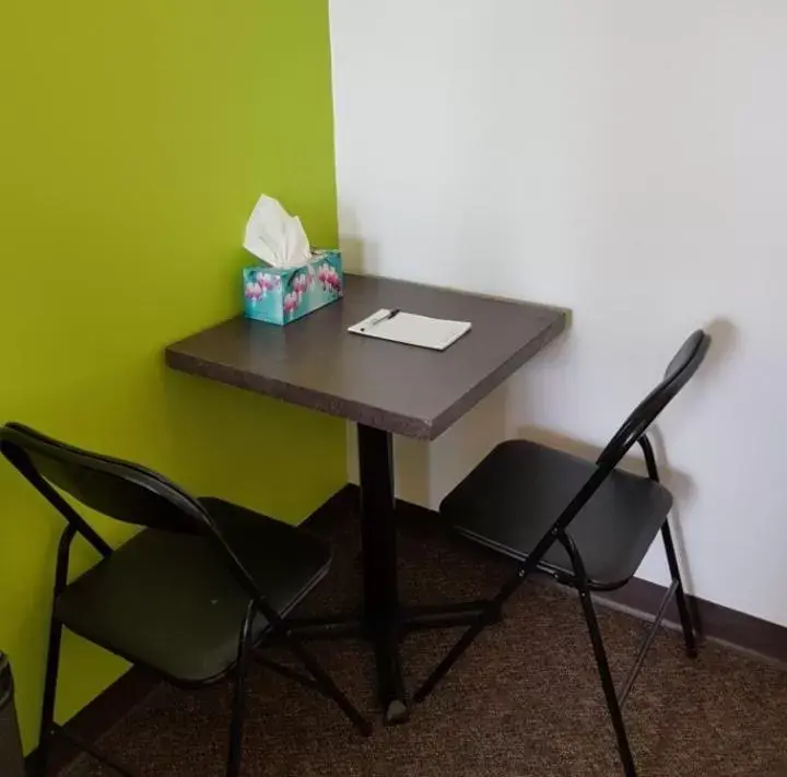 Dining Area in Elk Point Motel & RV Park