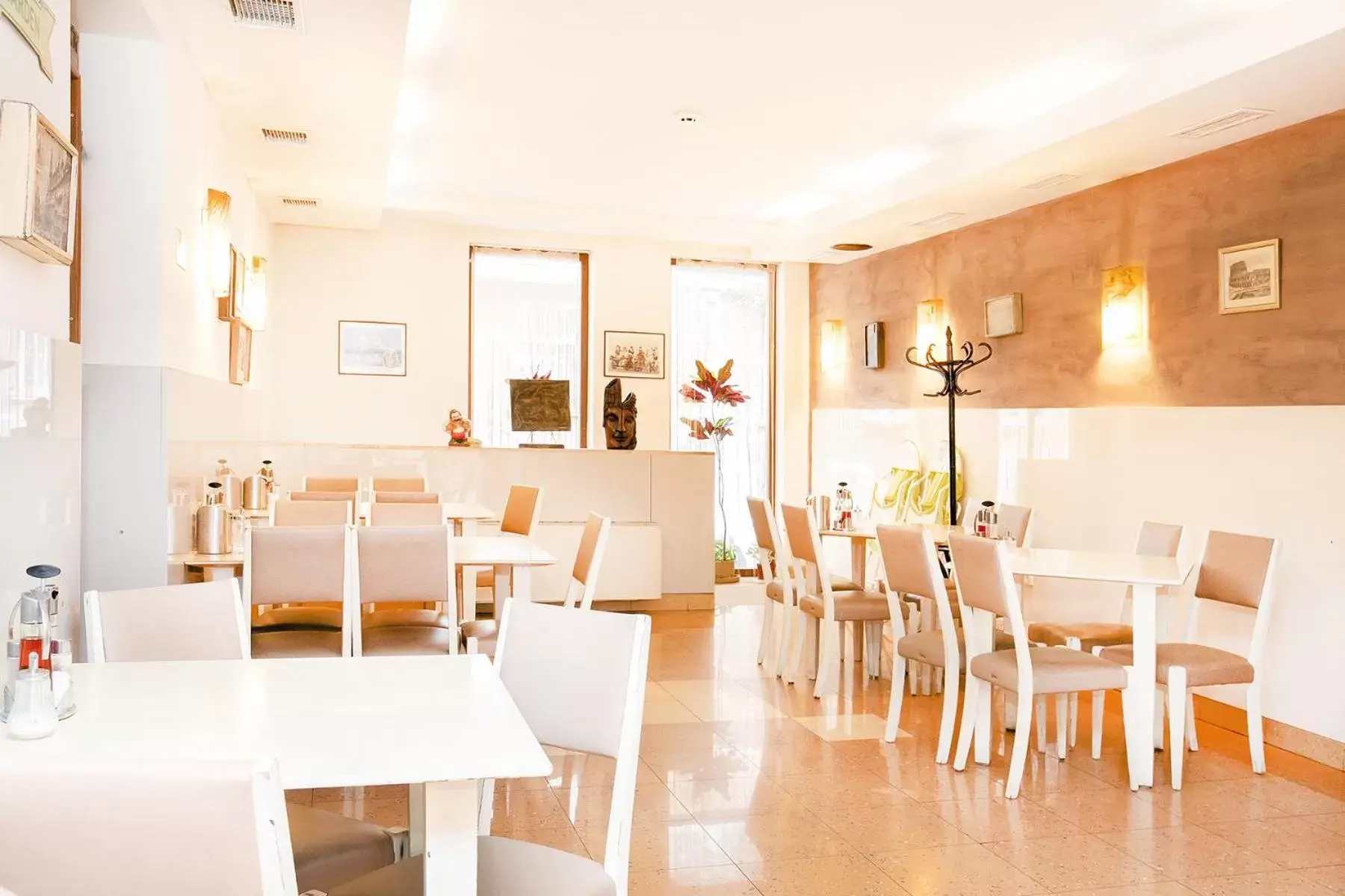 Continental breakfast, Restaurant/Places to Eat in Hotel Niky