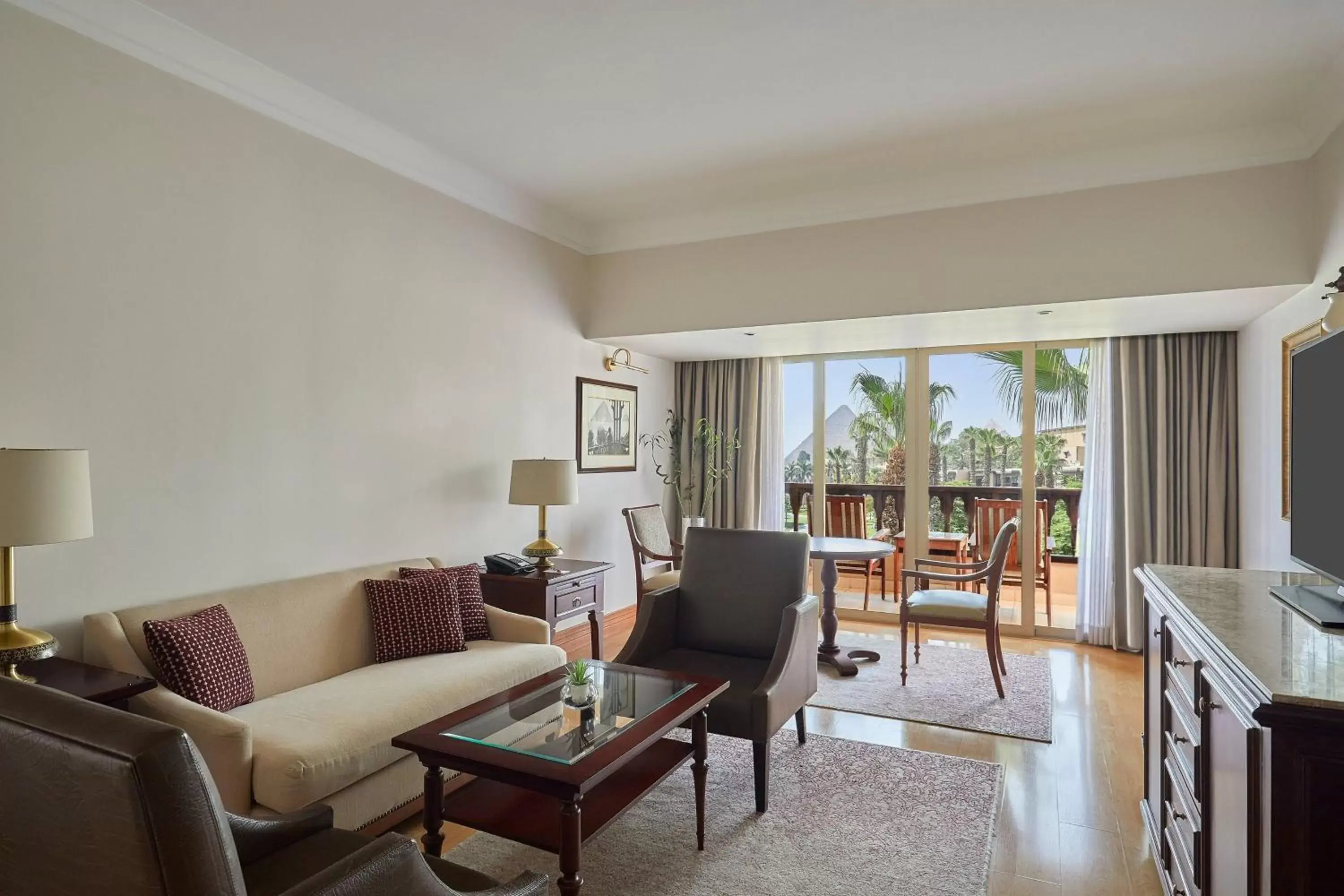 Living room, Seating Area in Marriott Mena House, Cairo