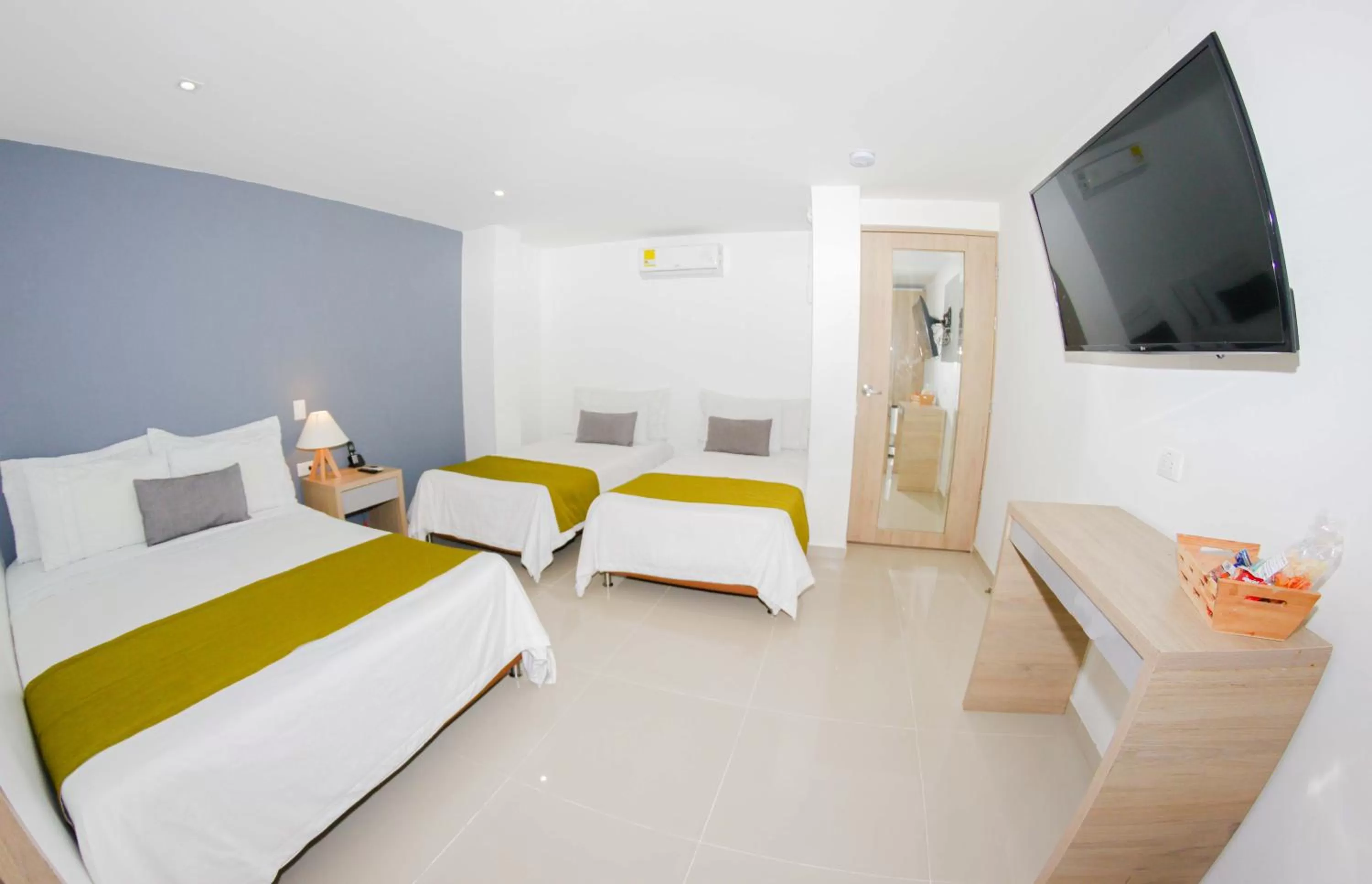 Photo of the whole room, Bed in Hotel Boutique Laureles Medellin (HBL)