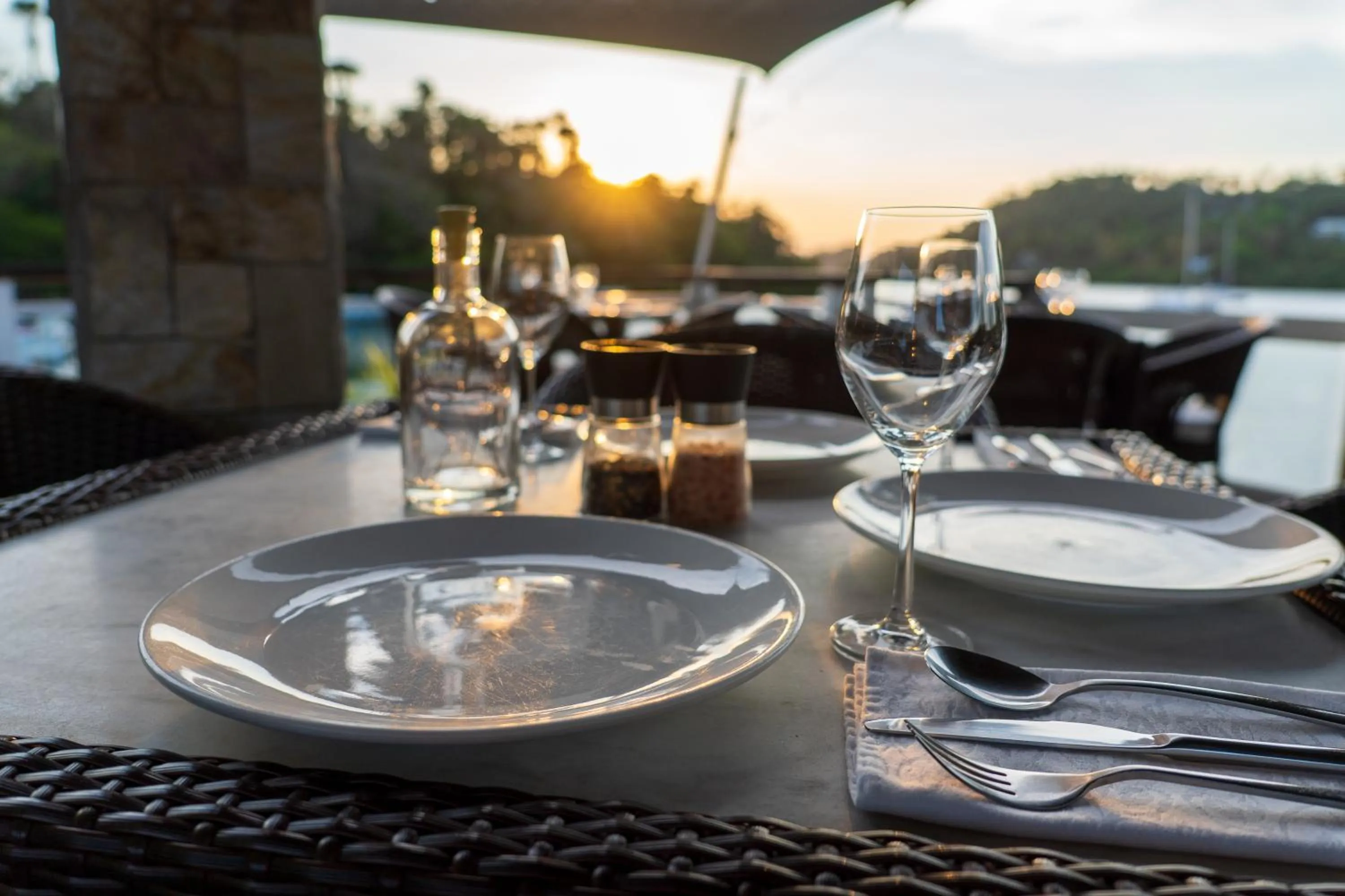 Restaurant/places to eat in Edgewater Dive & Spa Resort