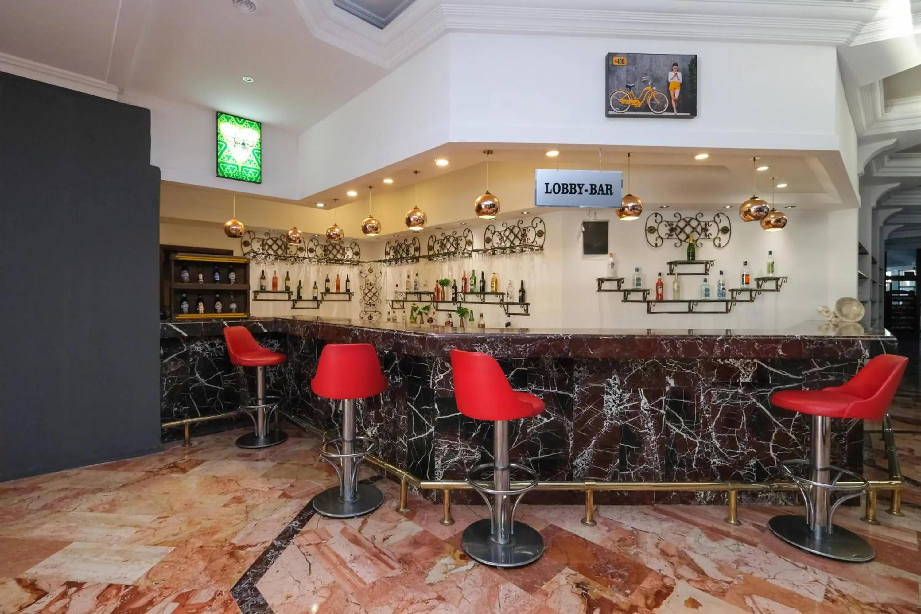 Lounge or bar, Lounge/Bar in SIGNATURE GARDEN AVANOS Hotel & SPA