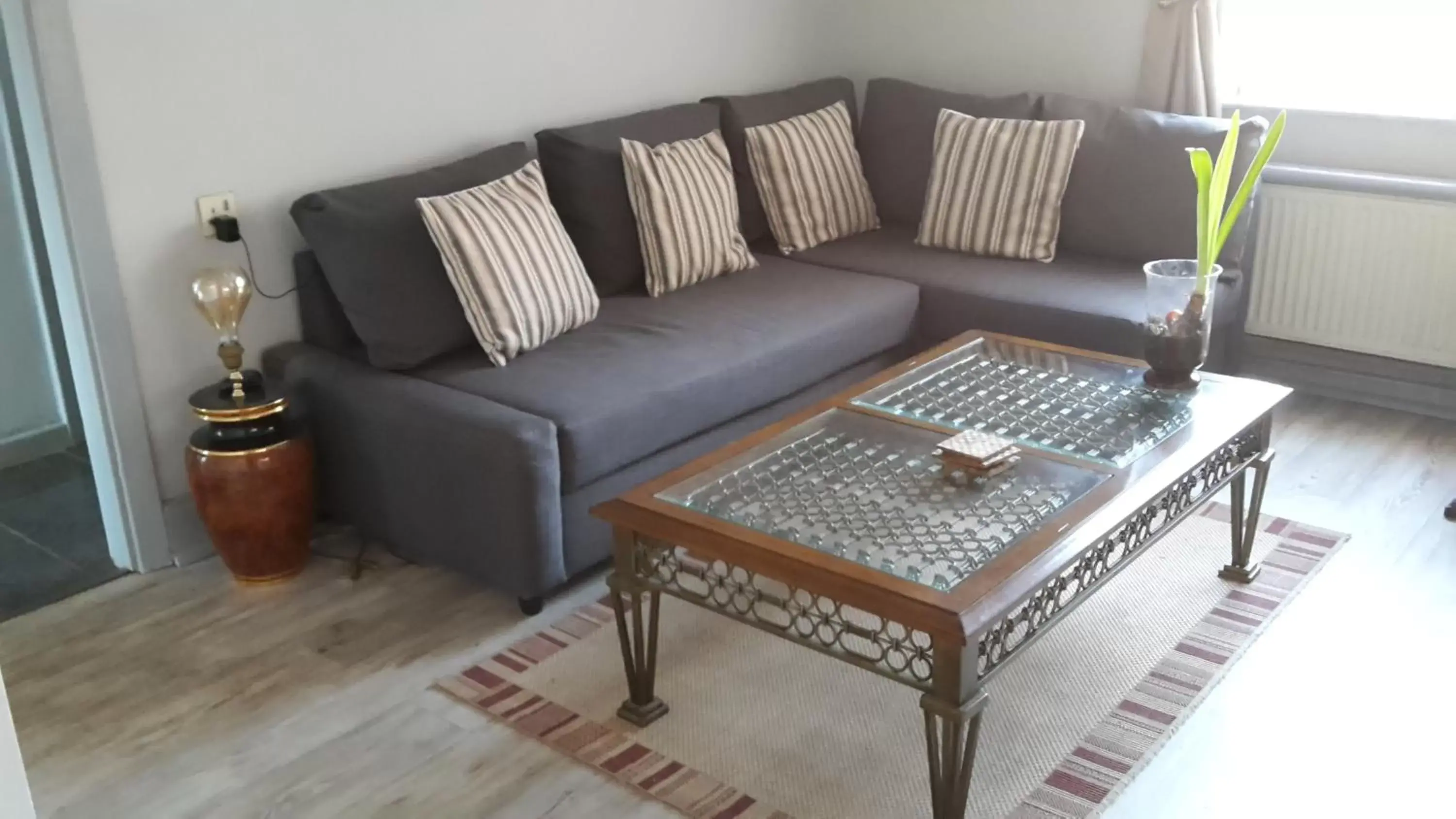 Living room, Seating Area in BED AT BOWBRIDGE, Centre town