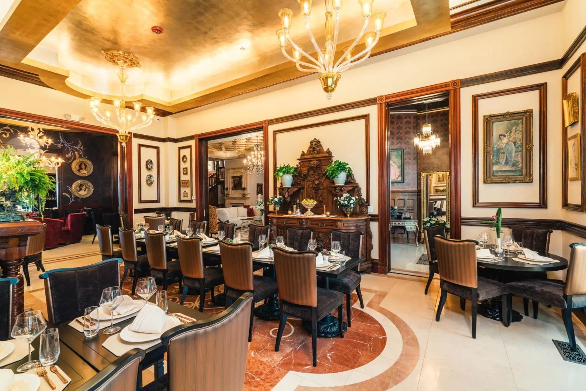 Banquet/Function facilities in Neighbourgood Sutter Mansion