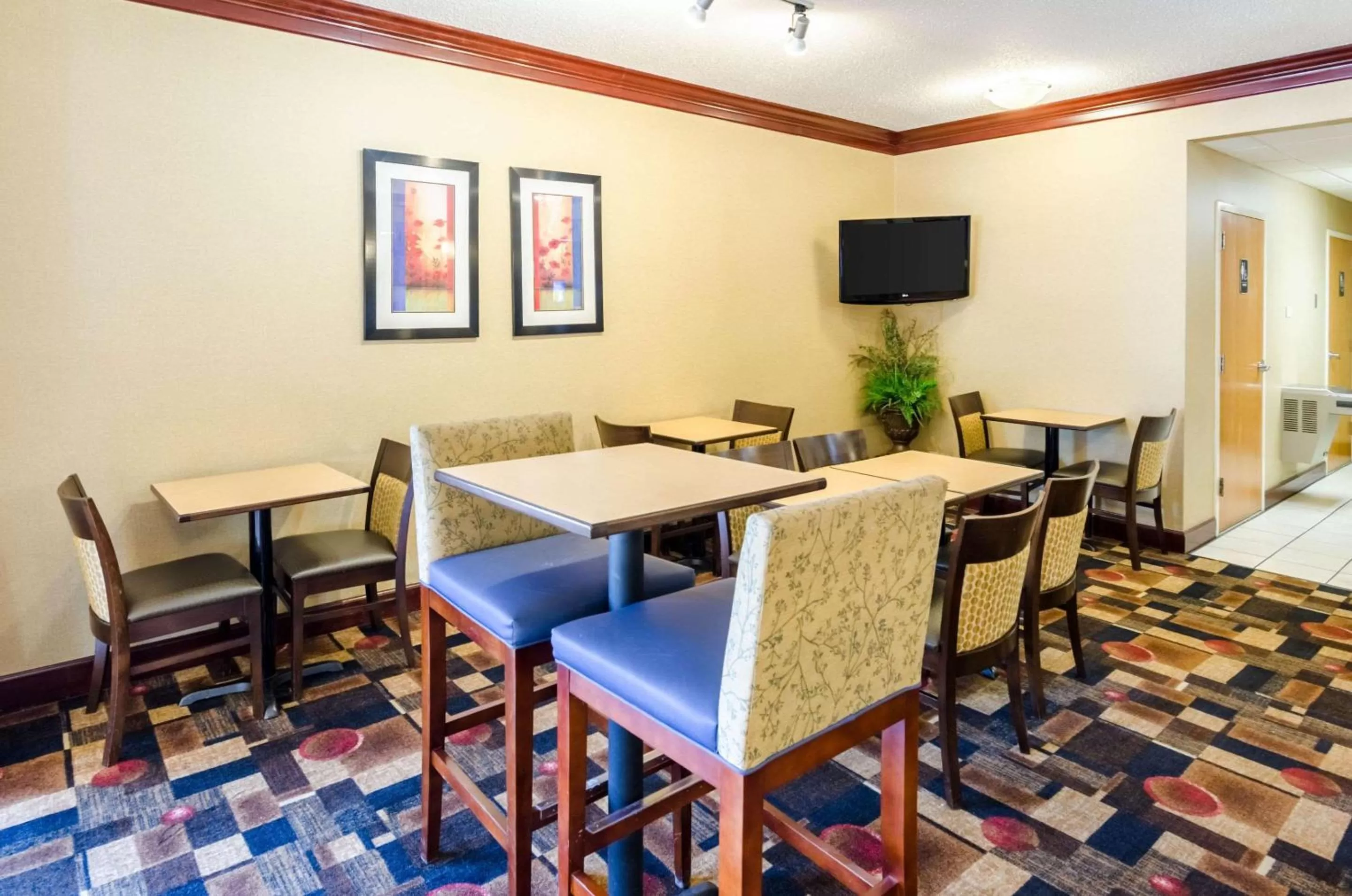 Restaurant/places to eat in Quality Inn Lynchburg